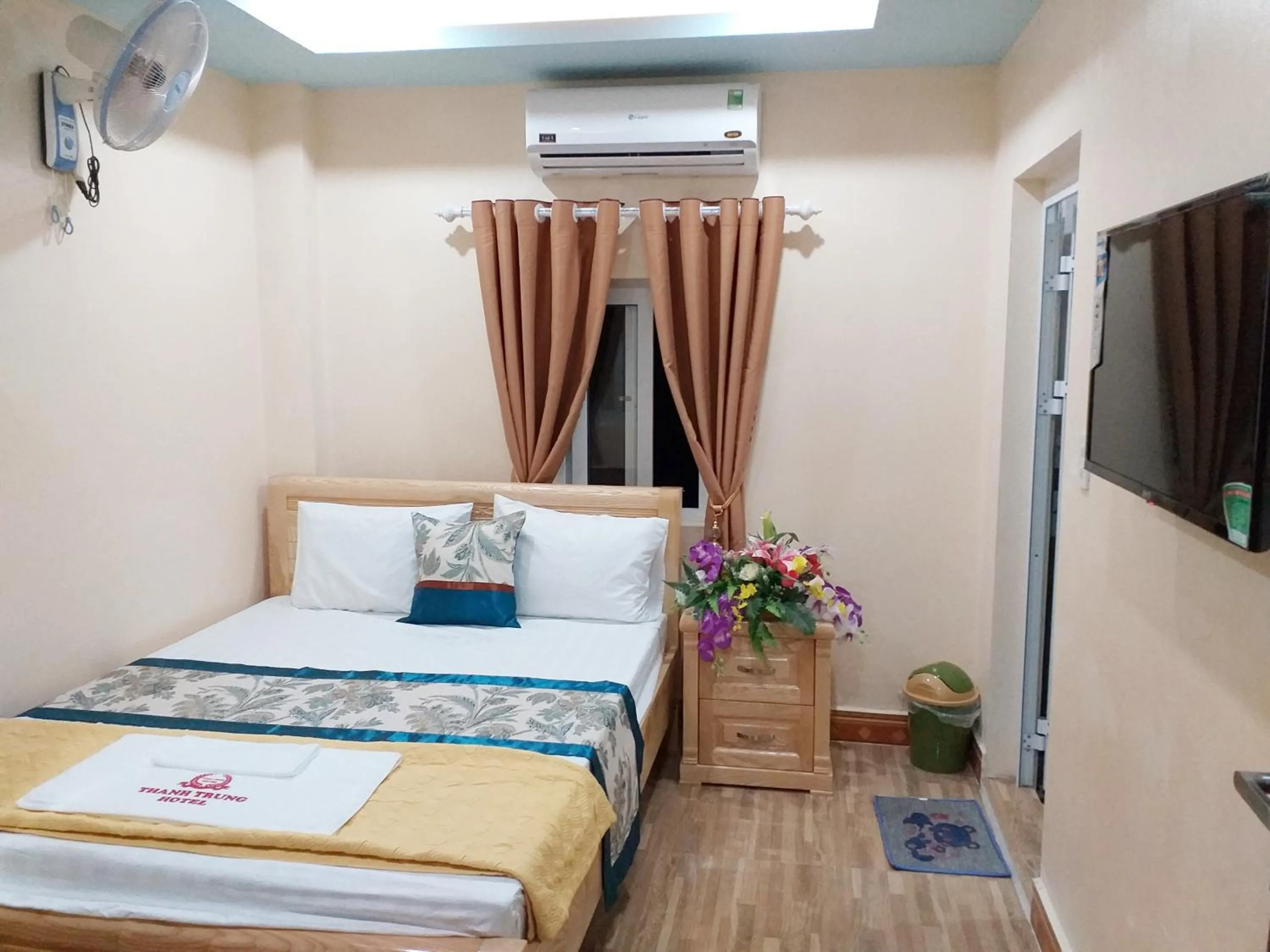 Photo of the whole room, Bed in Thanh Trung Hotel