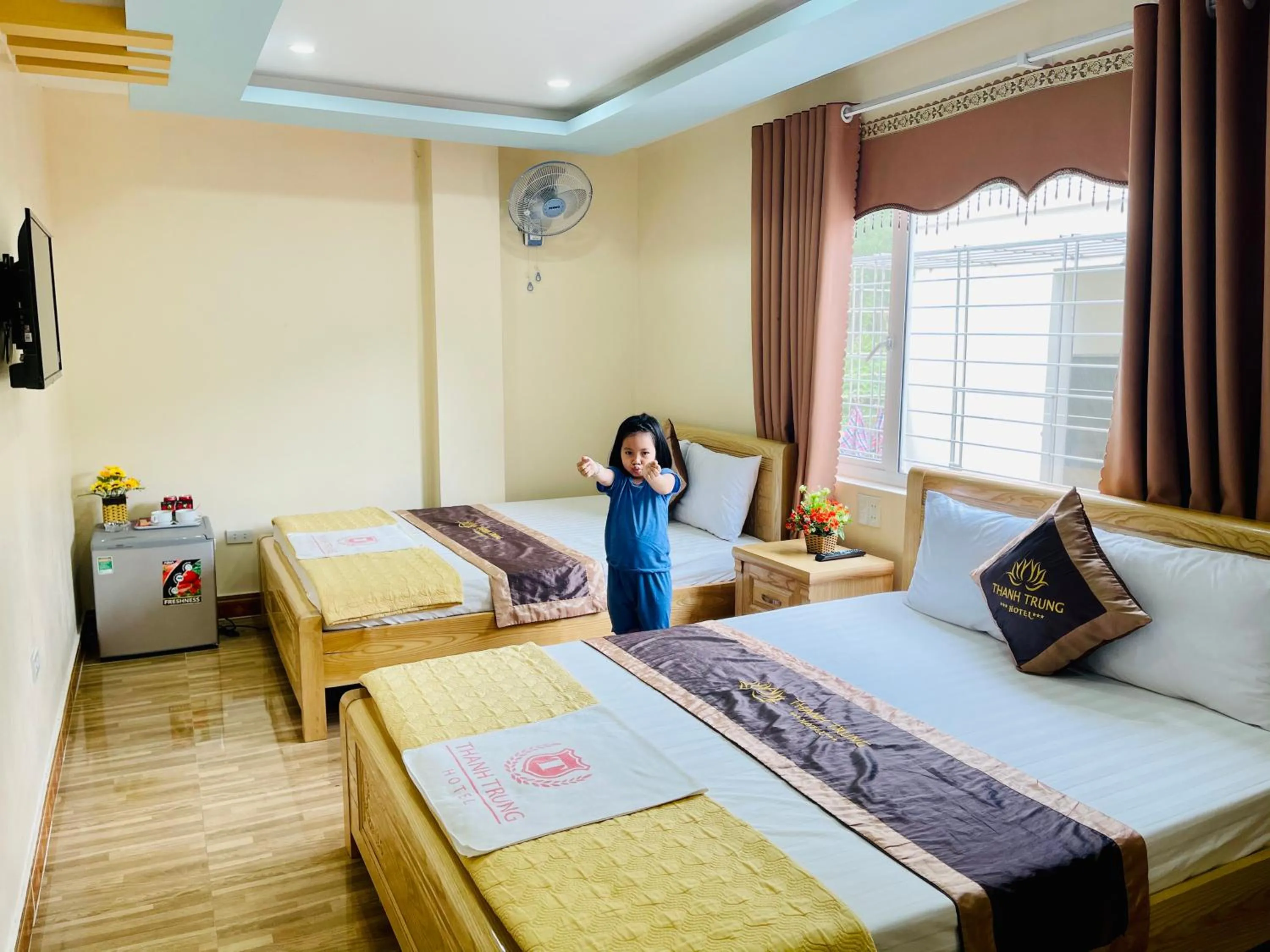 People, Bed in Thanh Trung Hotel