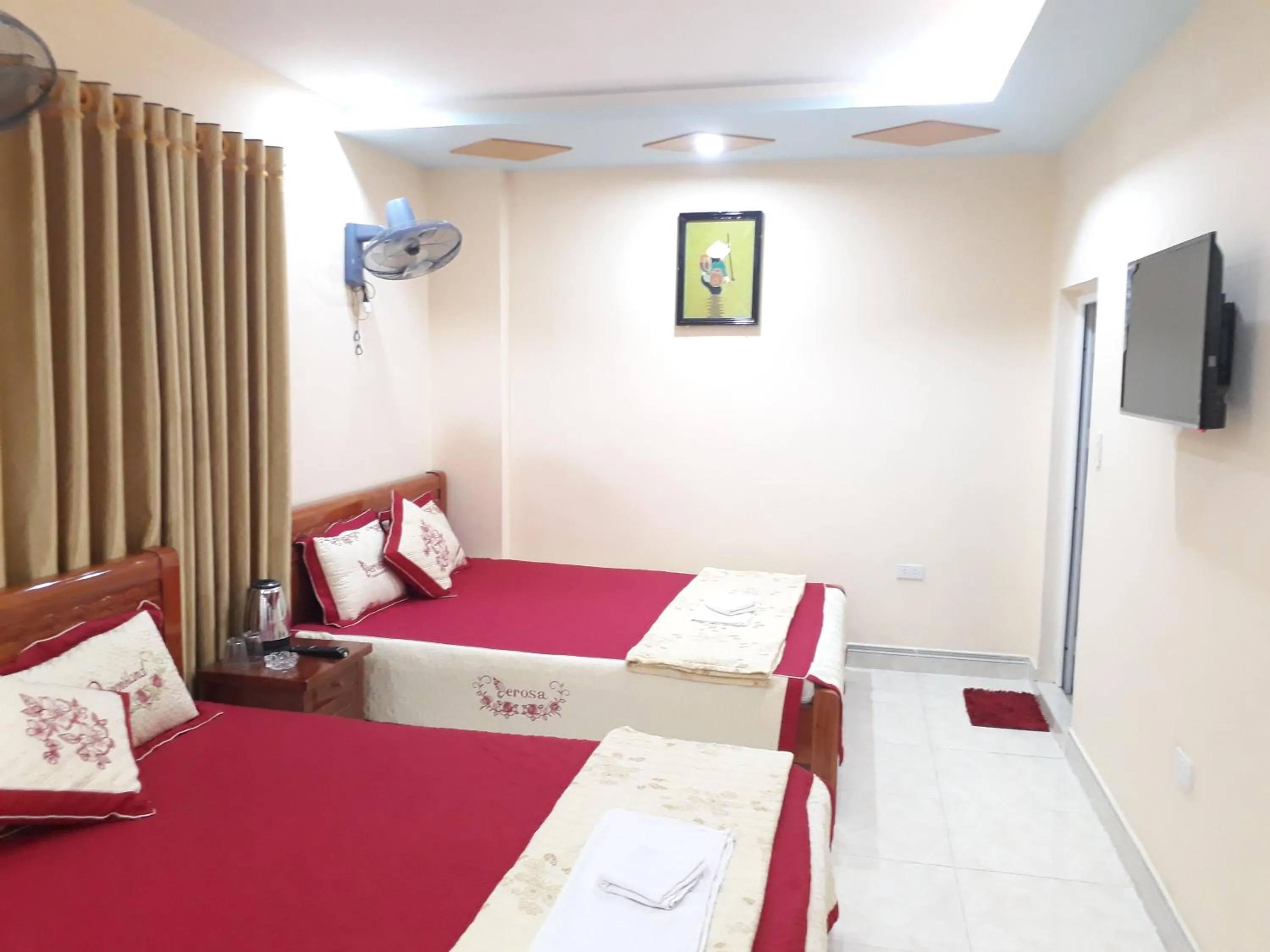 Living room, Bed in Thanh Trung Hotel