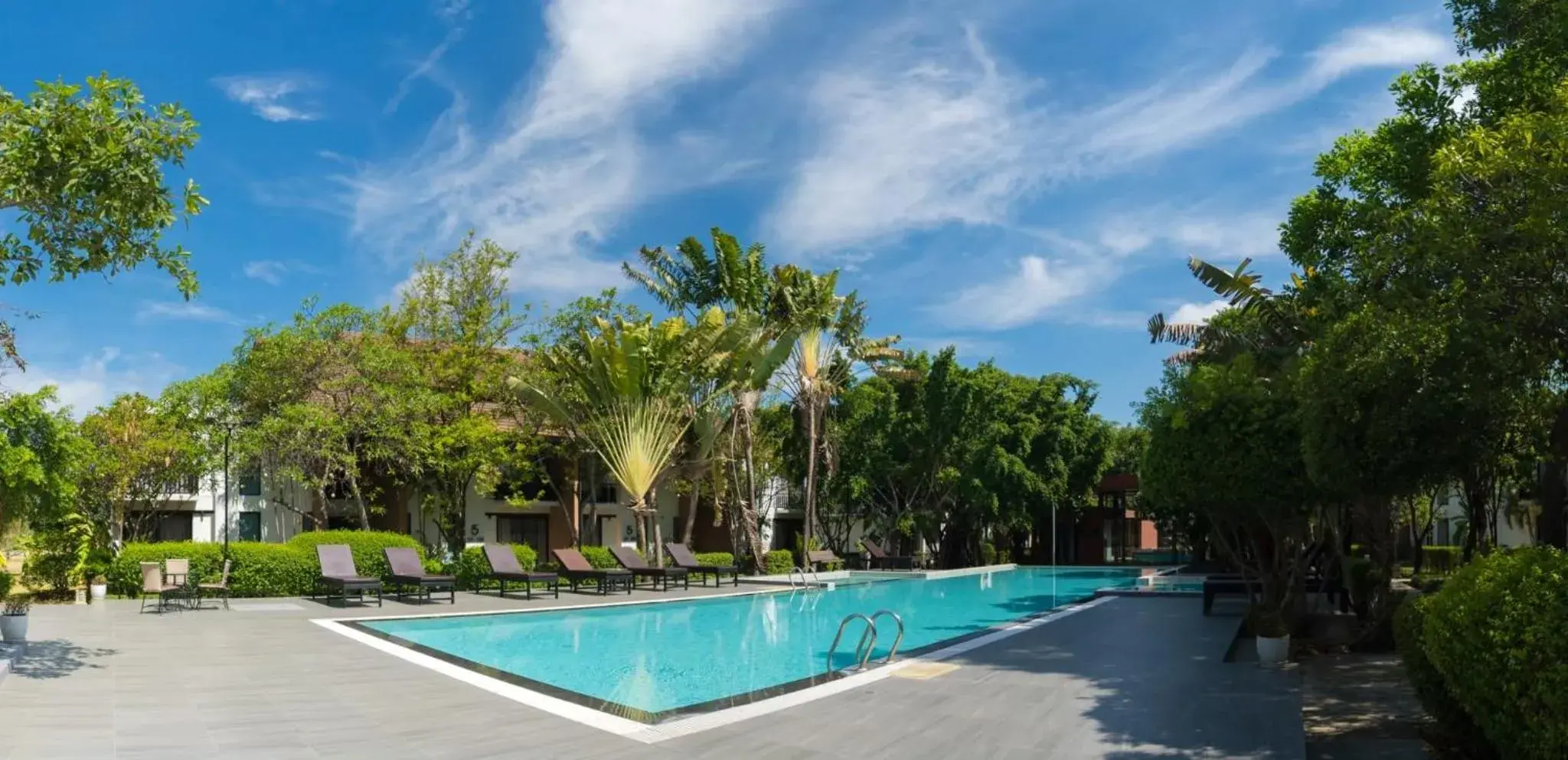 Swimming pool in Sukhothai Treasure Resort & Spa Swimming pool in Sukhothai Treasure Resort & Spa