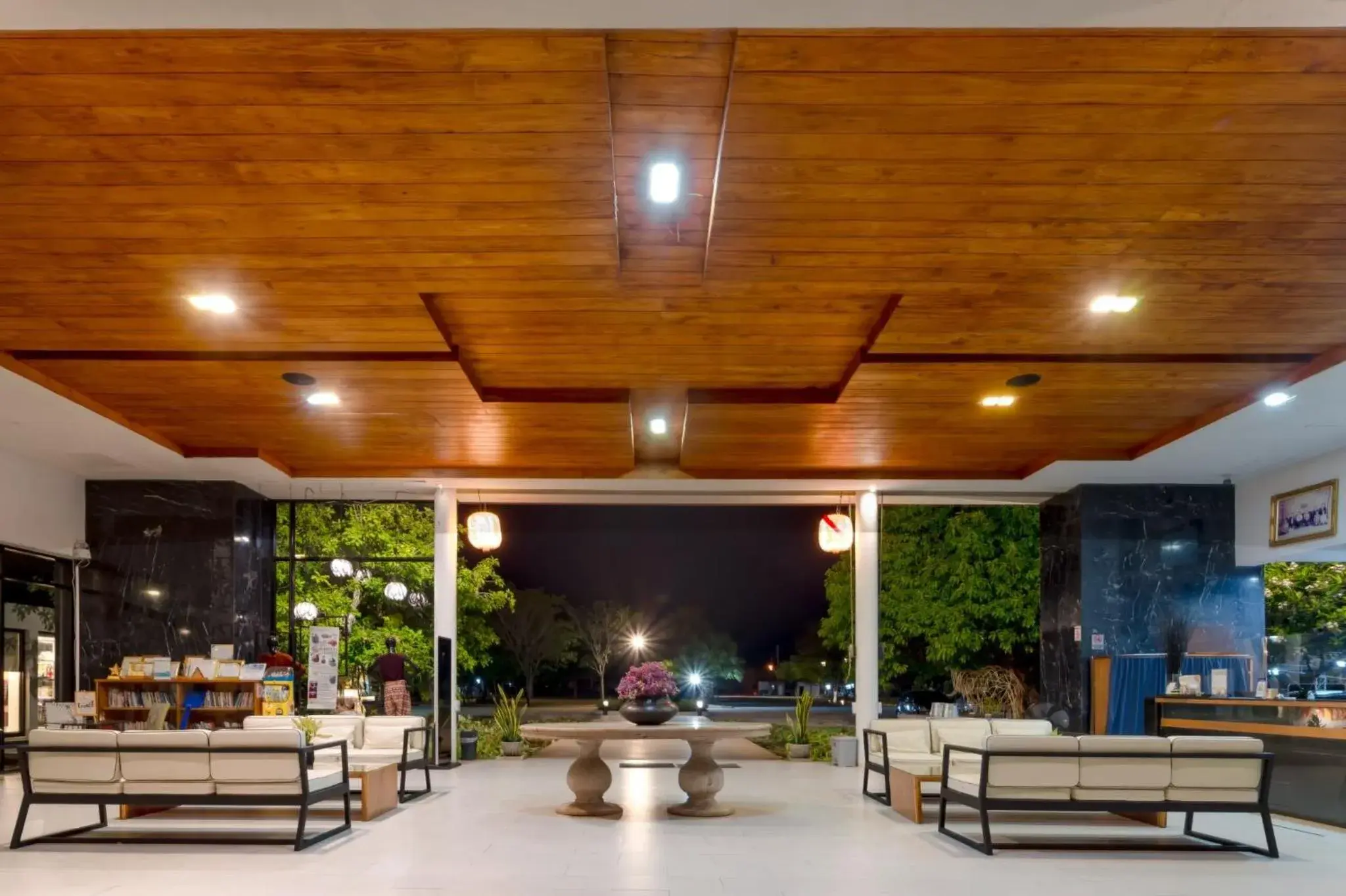 Lobby or reception in Sukhothai Treasure Resort & Spa Lobby or reception in Sukhothai Treasure Resort & Spa