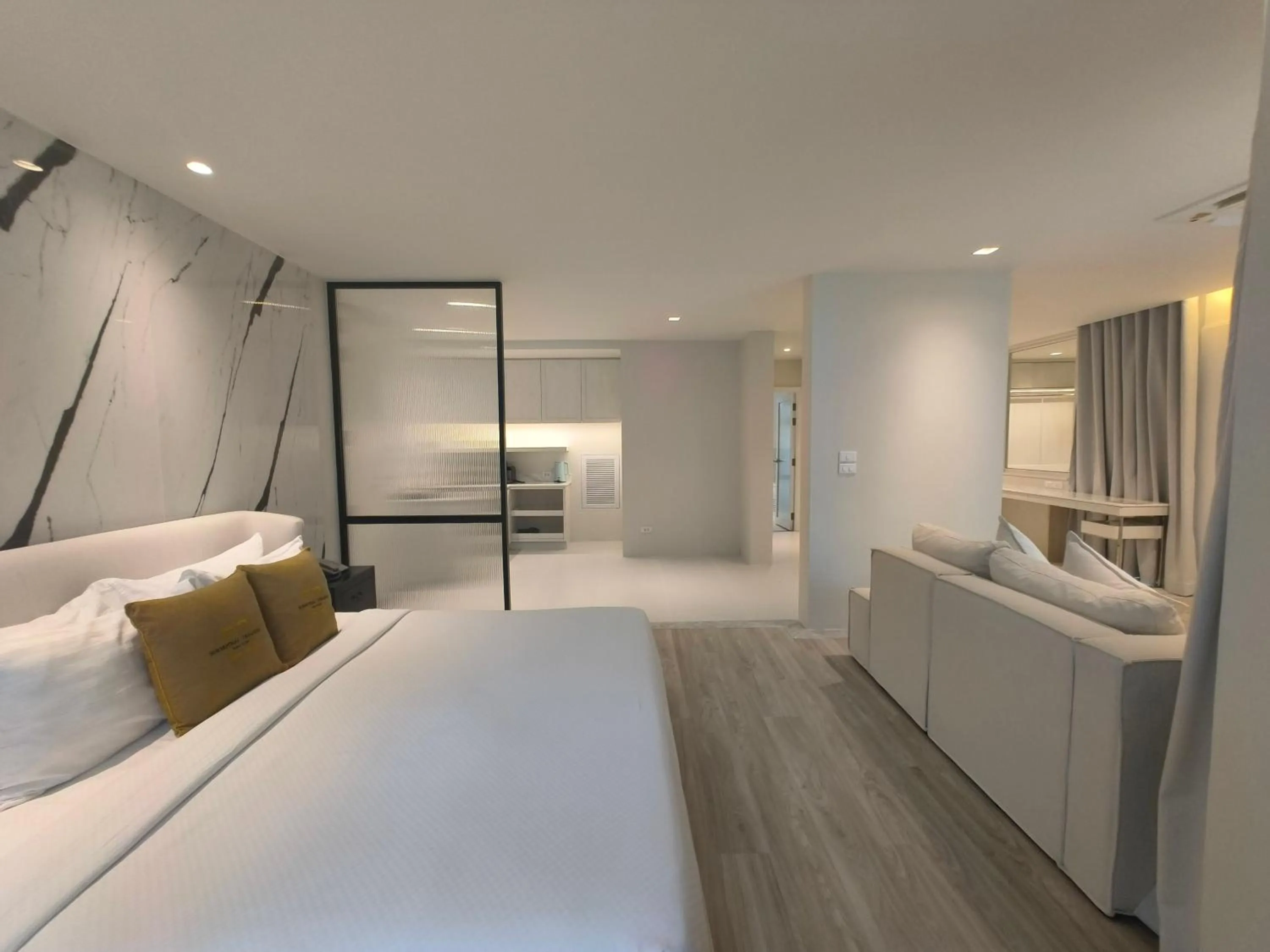 Living room, Bed in Sukhothai Treasure Resort & Spa