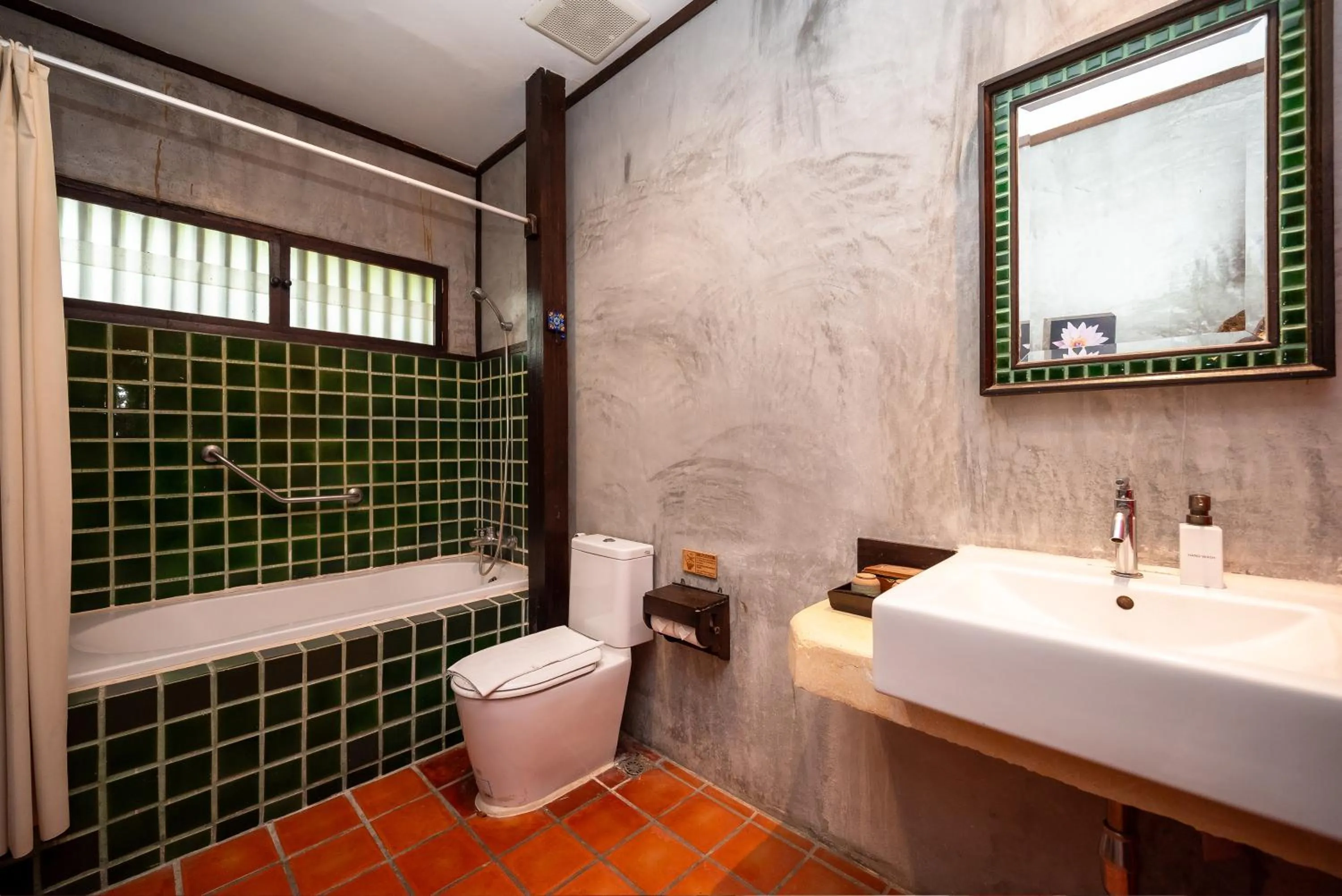 Shower in Legendha Sukhothai Hotel