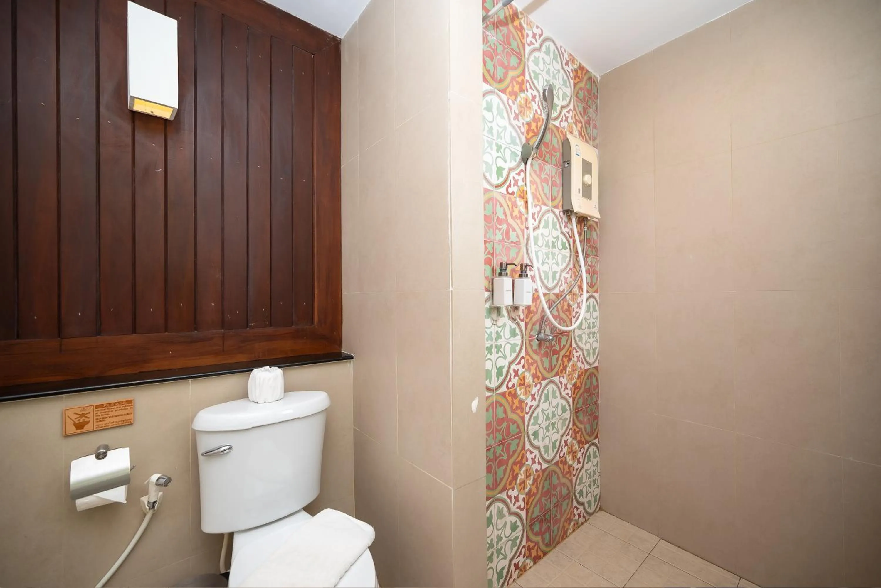 Toilet in Le Charme Sukhothai Historical Park