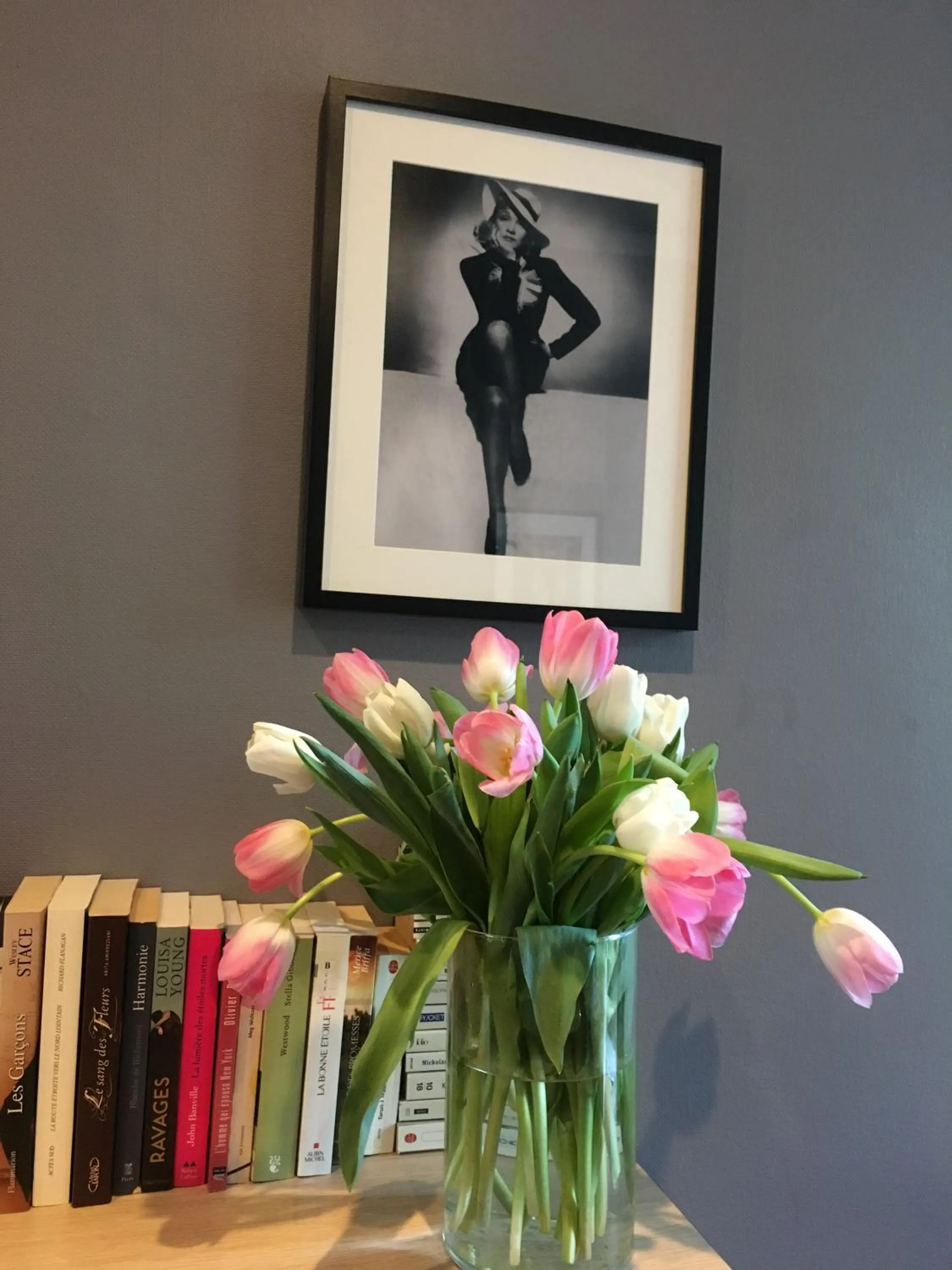 Communal lounge/ TV room in Hotel Mirabeau