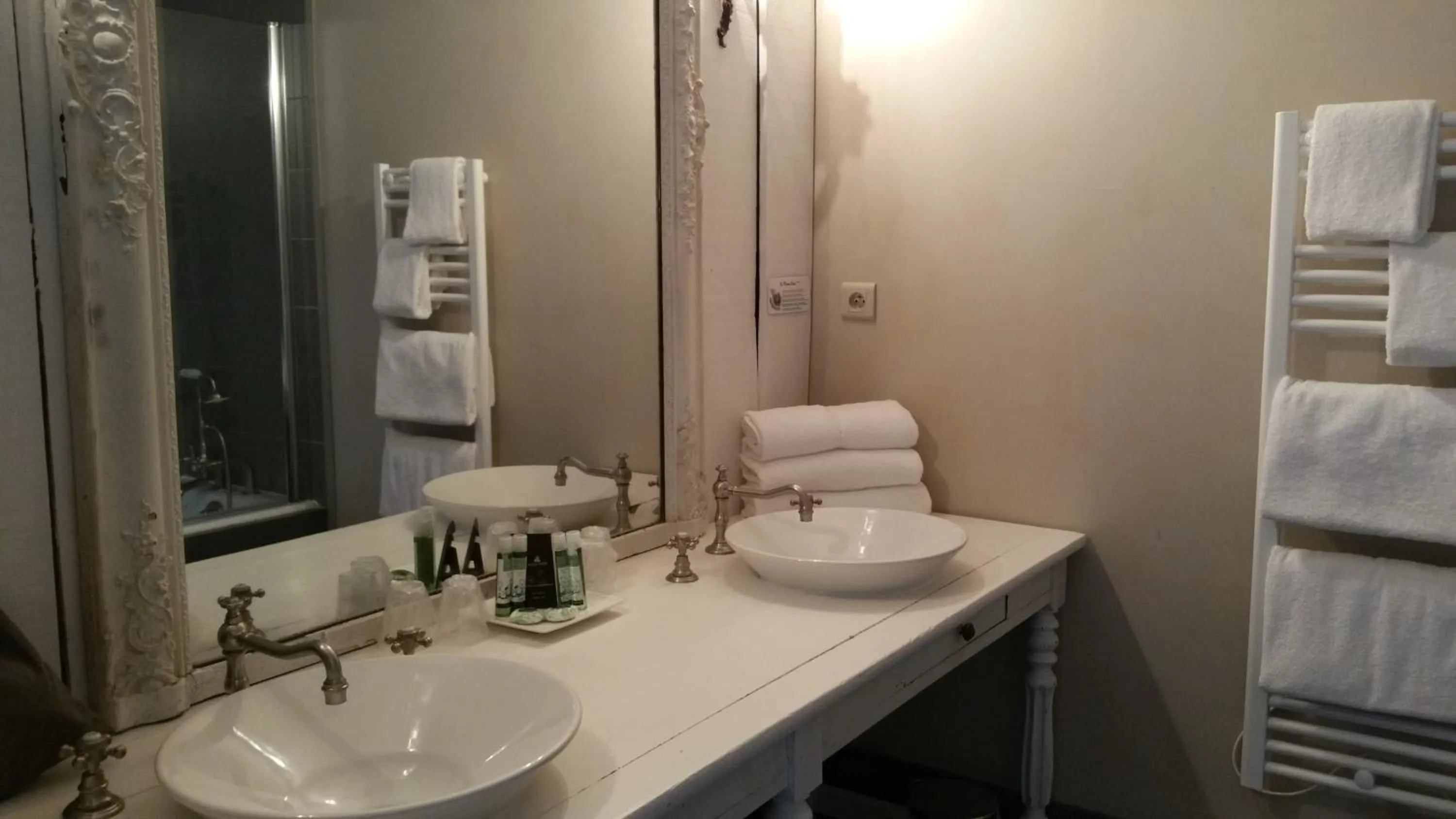 Bathroom in La Maison Douce