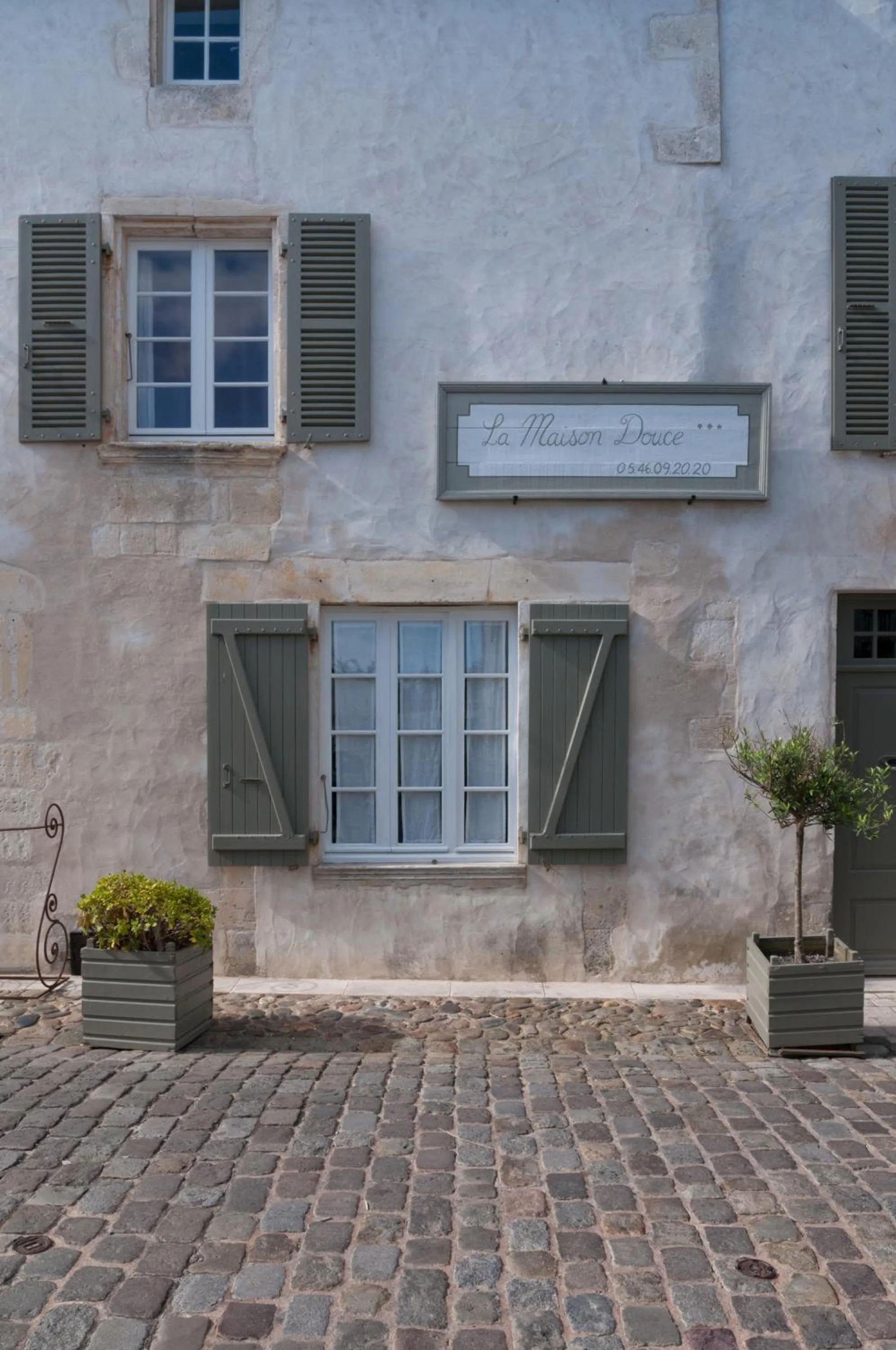 Facade/entrance in La Maison Douce