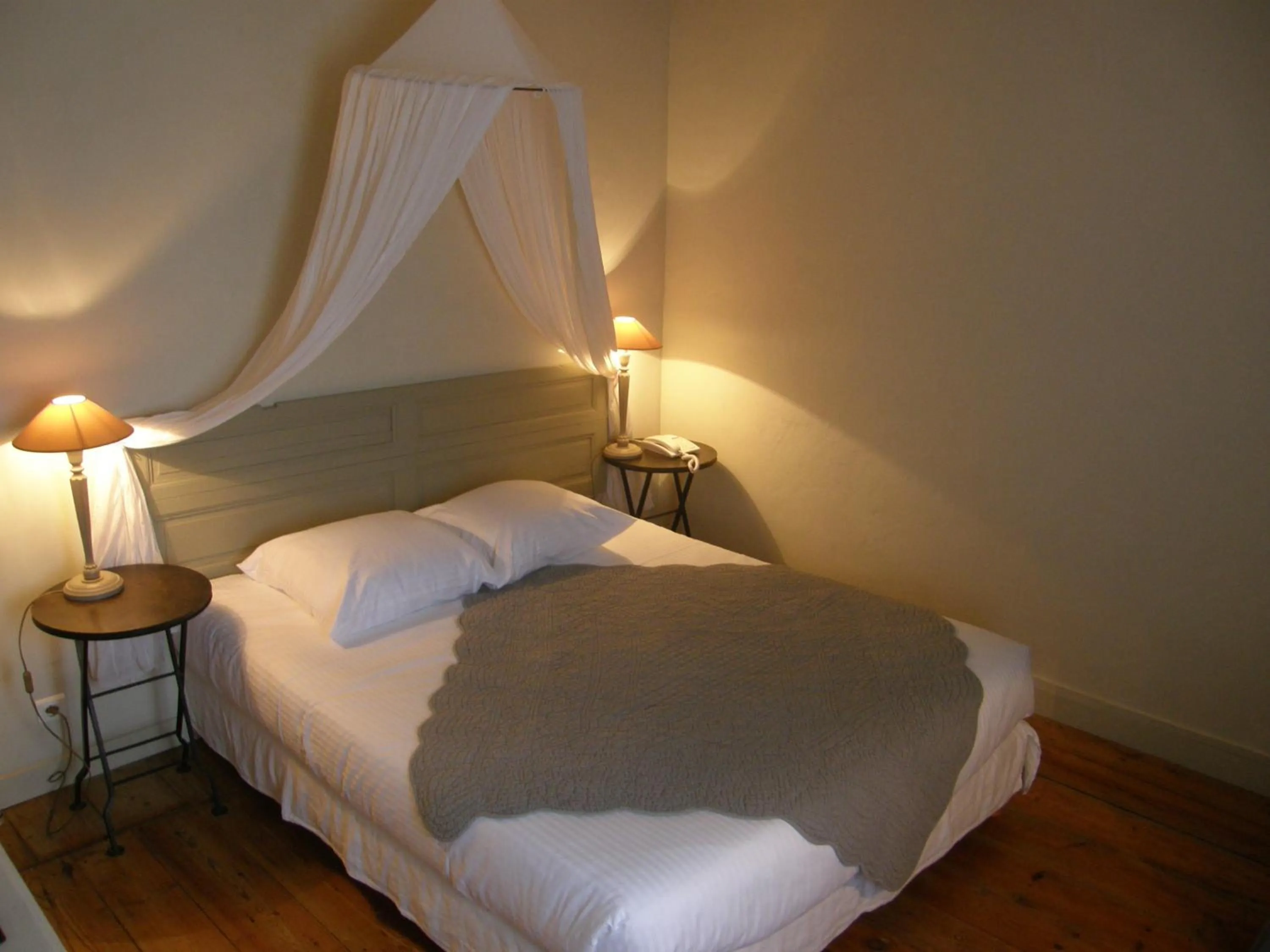 Photo of the whole room in La Maison Douce