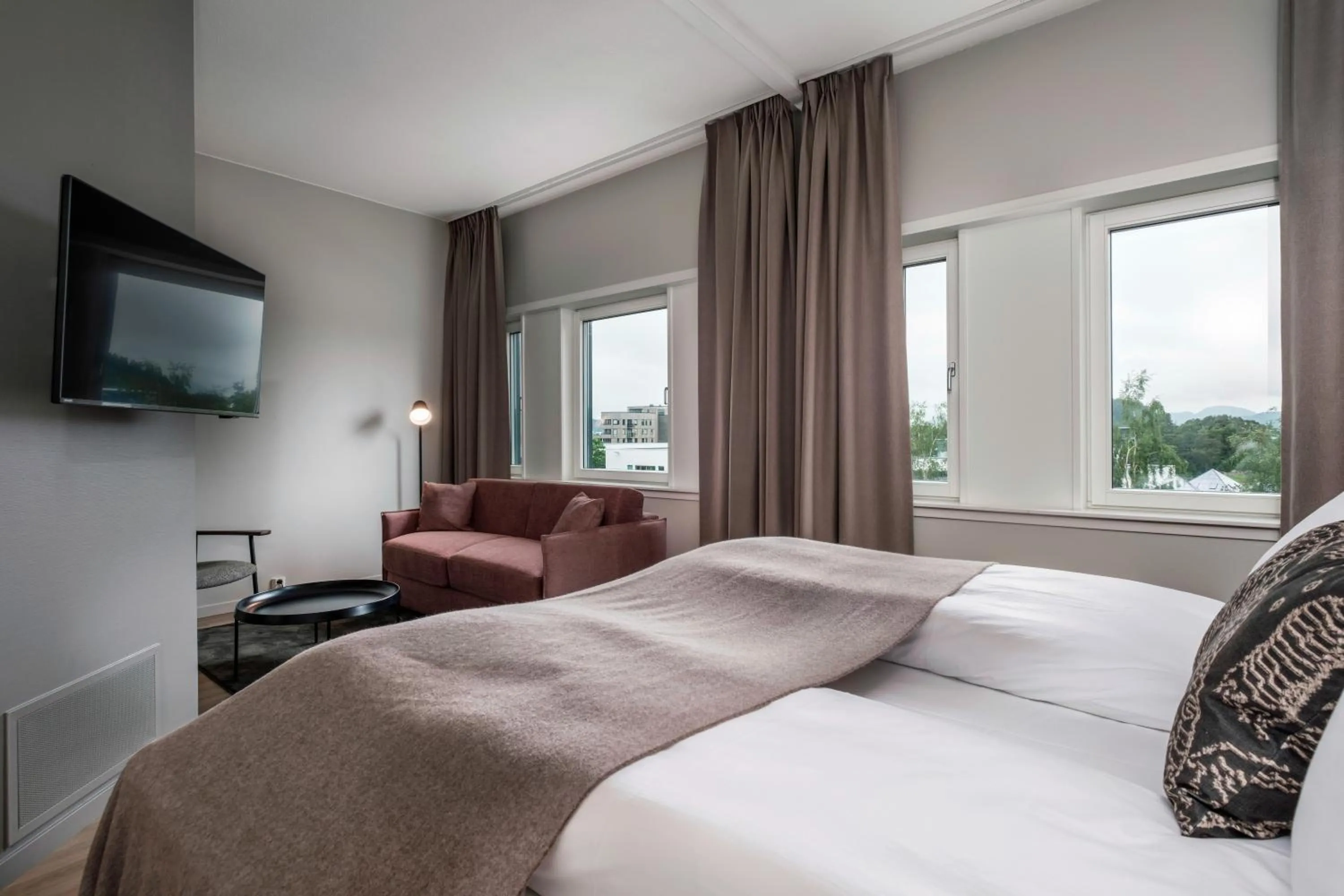 Living room, Bed in Quality Hotel Edvard Grieg