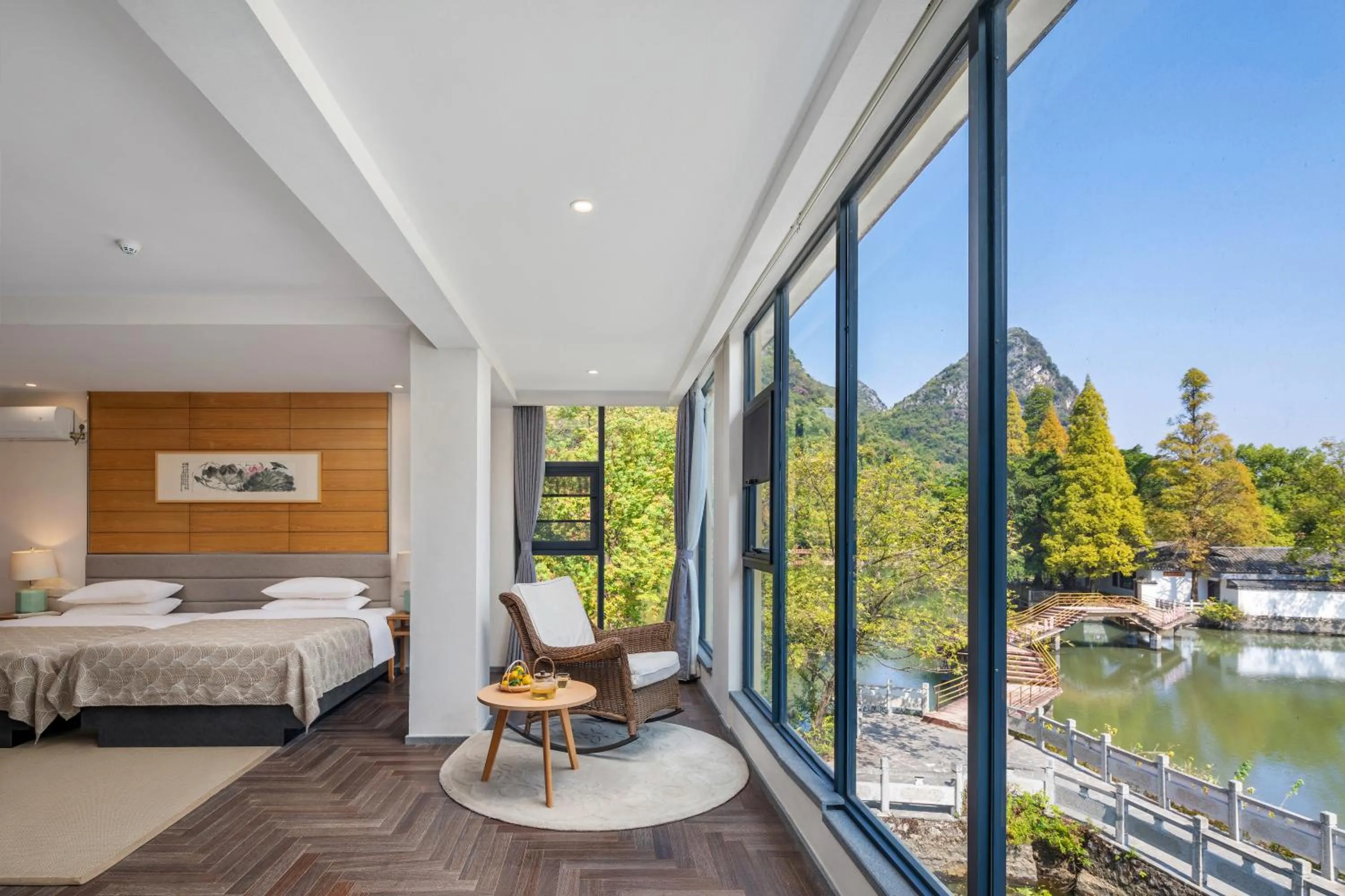 Natural landscape, Bed in Guilin HeShe Lakeside Resort
