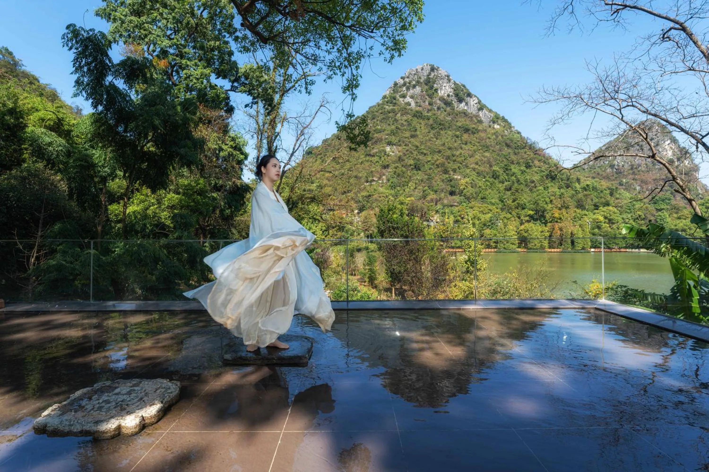 Day in Guilin HeShe Lakeside Resort