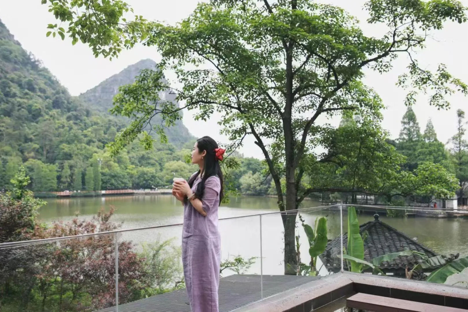 Spring in Guilin HeShe Lakeside Resort