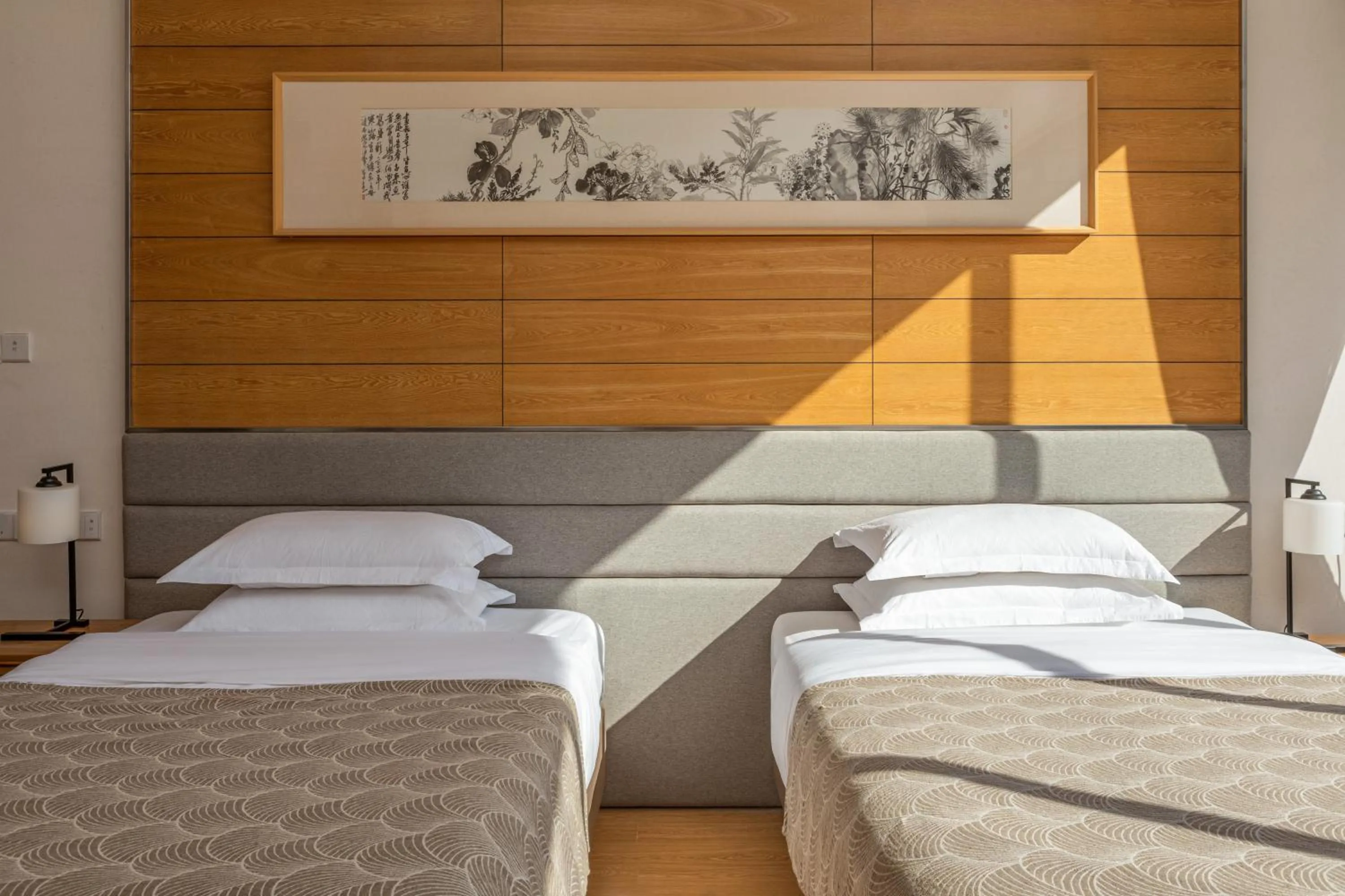 Standard Twin Room in Guilin HeShe Lakeside Resort