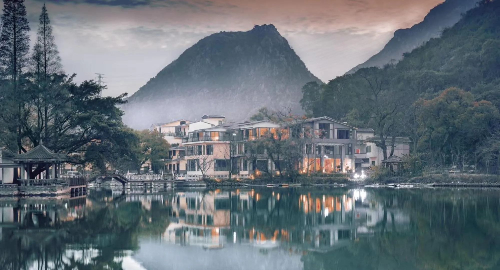 Property building in Guilin HeShe Lakeside Resort