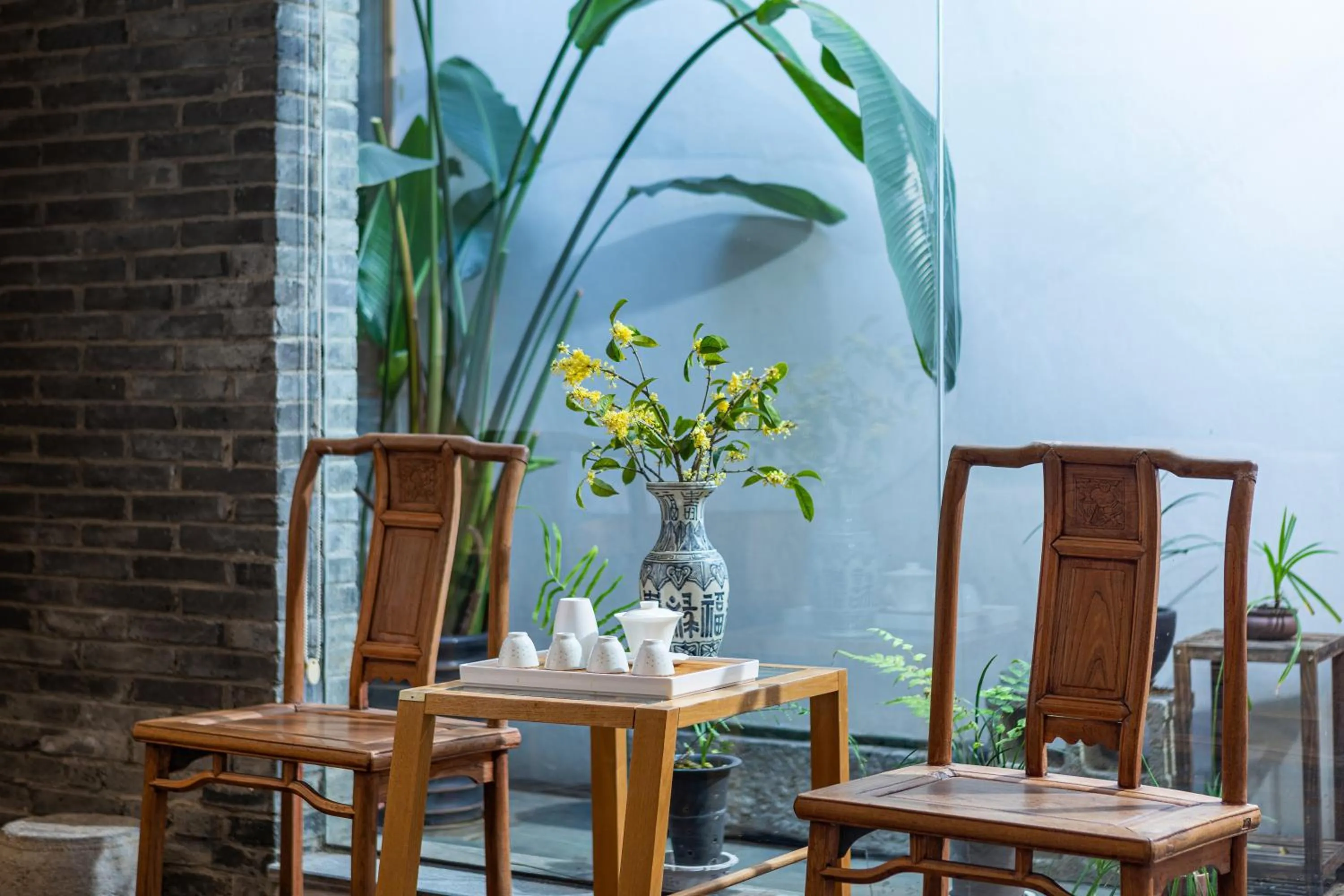 Seating area in Guilin HeShe Lakeside Resort