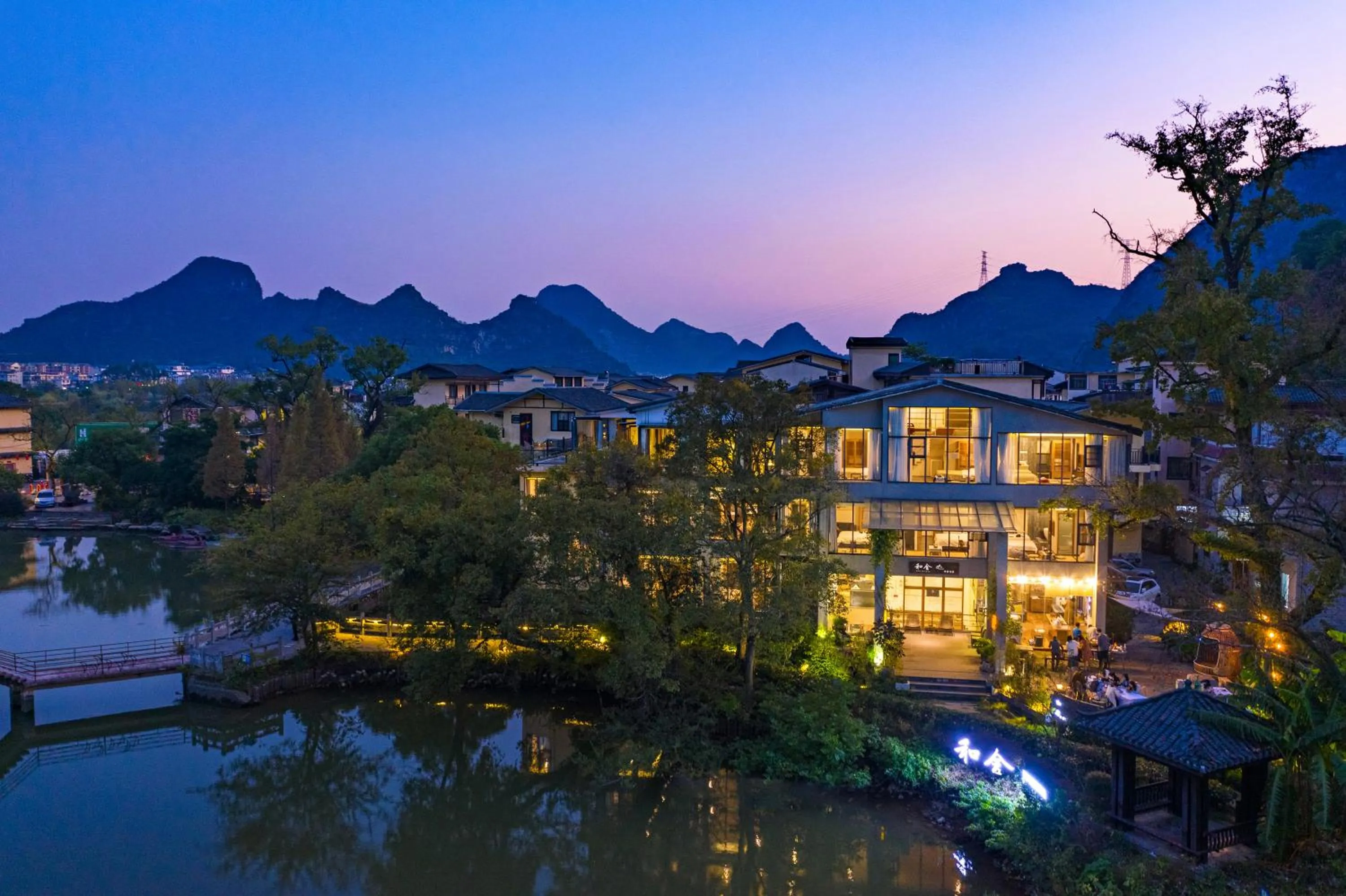 Property building in Guilin HeShe Lakeside Resort