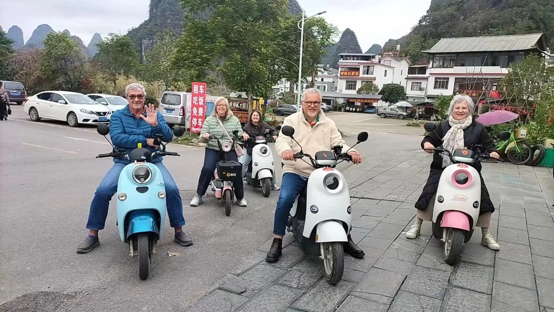 People in Guilin HeShe Lakeside Resort
