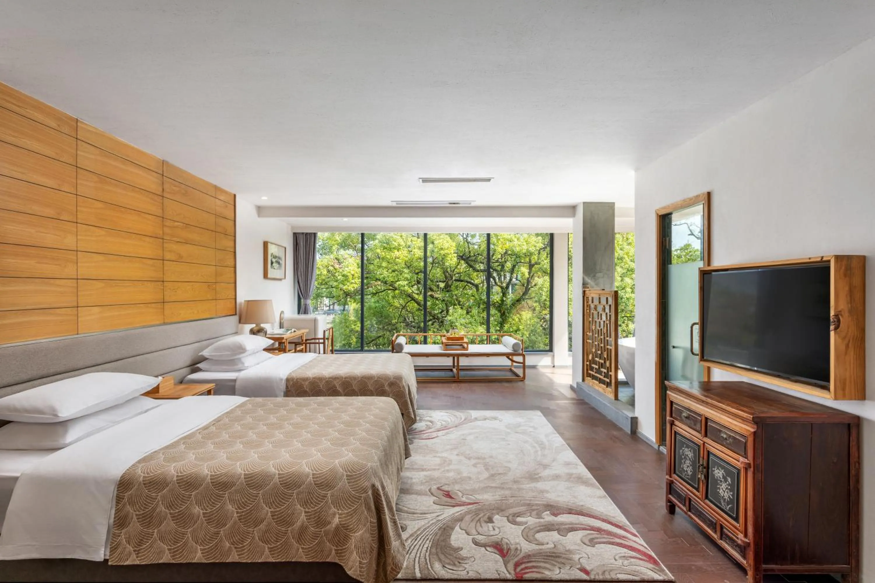 Photo of the whole room, Bed in Guilin HeShe Lakeside Resort