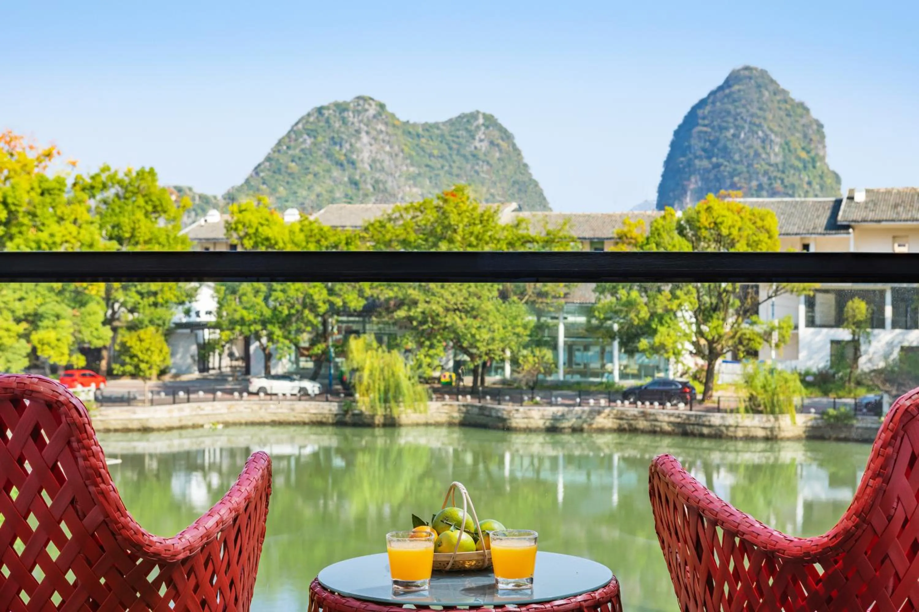 Day in Guilin HeShe Lakeside Resort