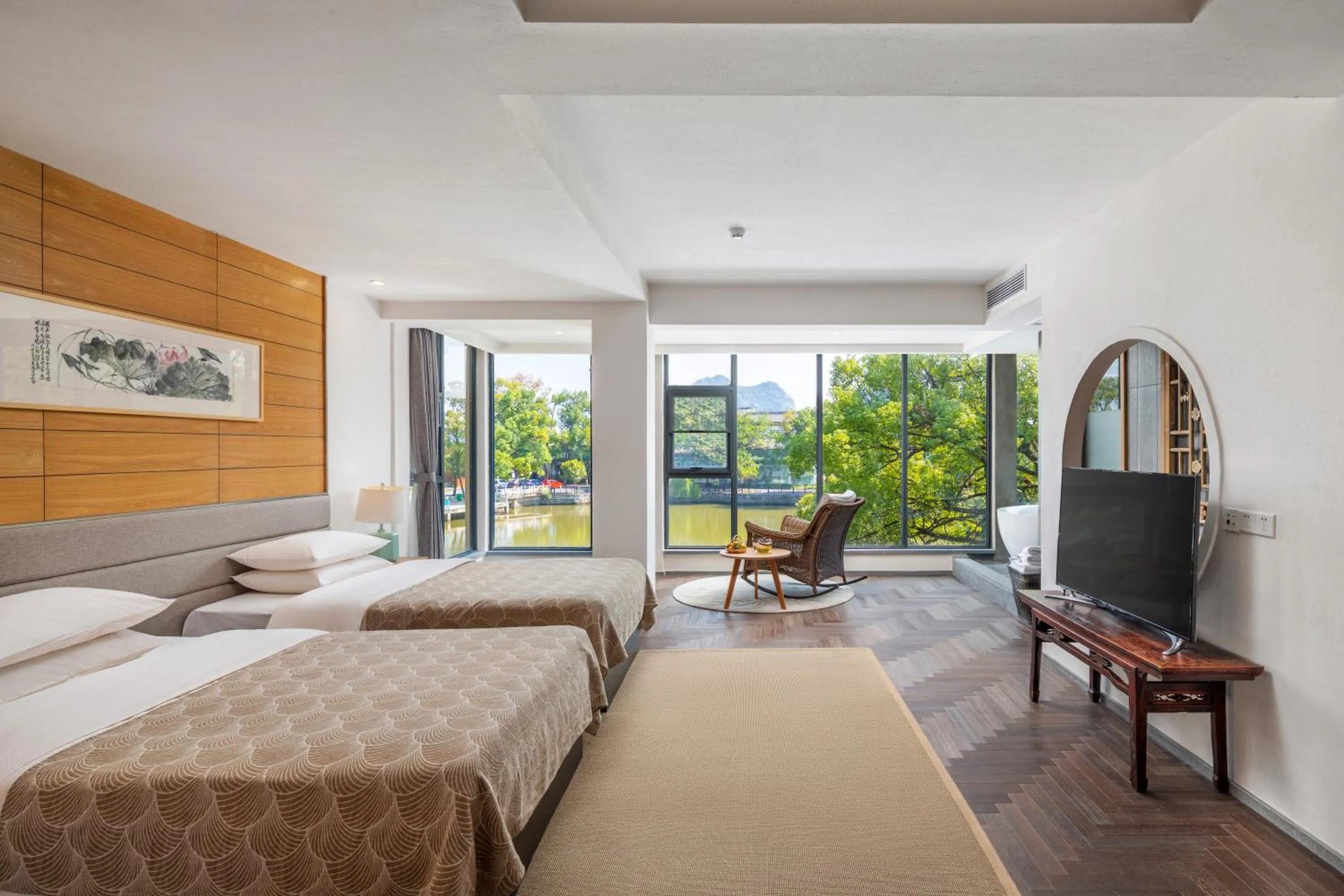 Photo of the whole room, Bed in Guilin HeShe Lakeside Resort