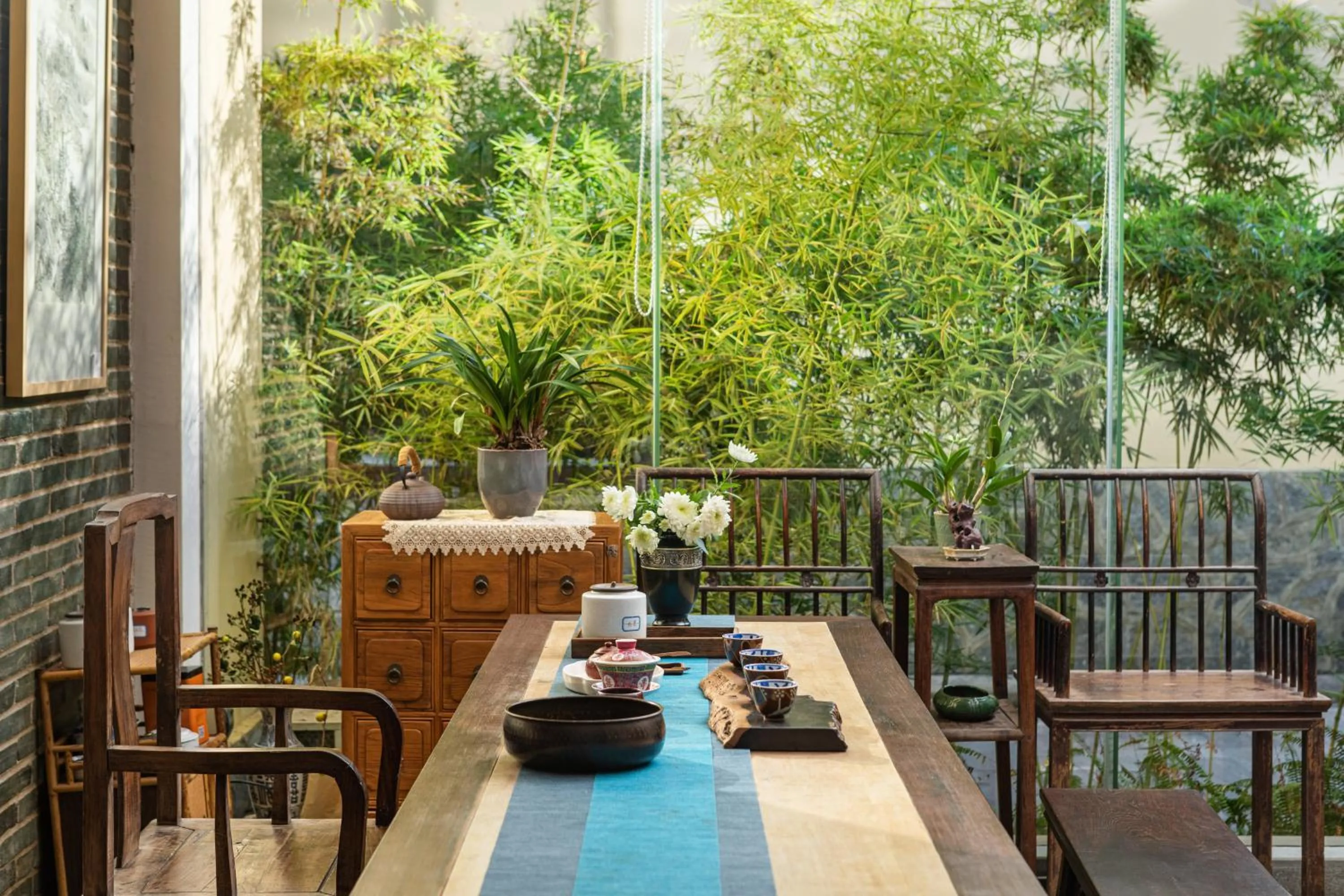 Seating area in Guilin HeShe Lakeside Resort