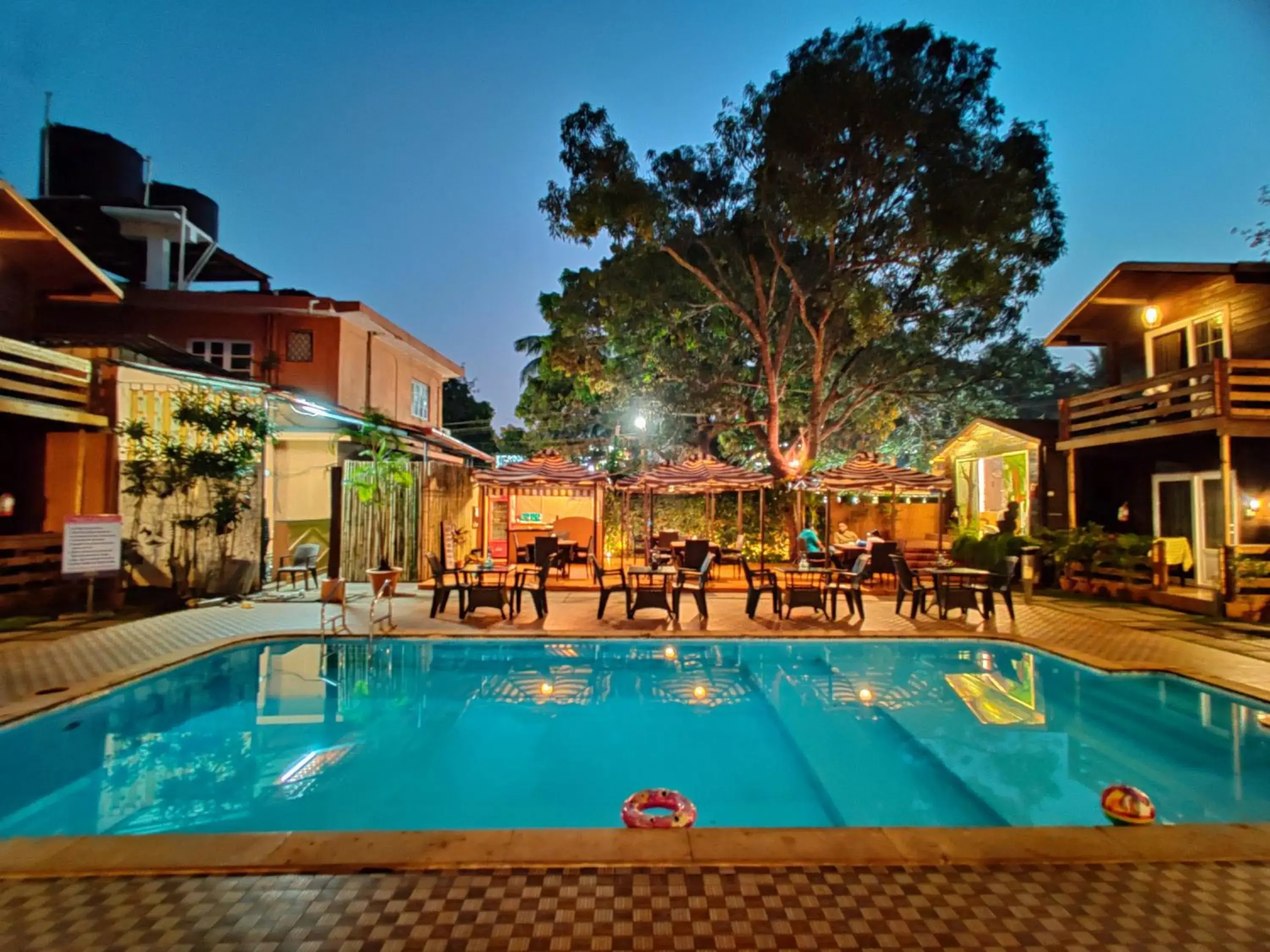 La Vie Woods- couples/families only La Vie Woods- couples/families only