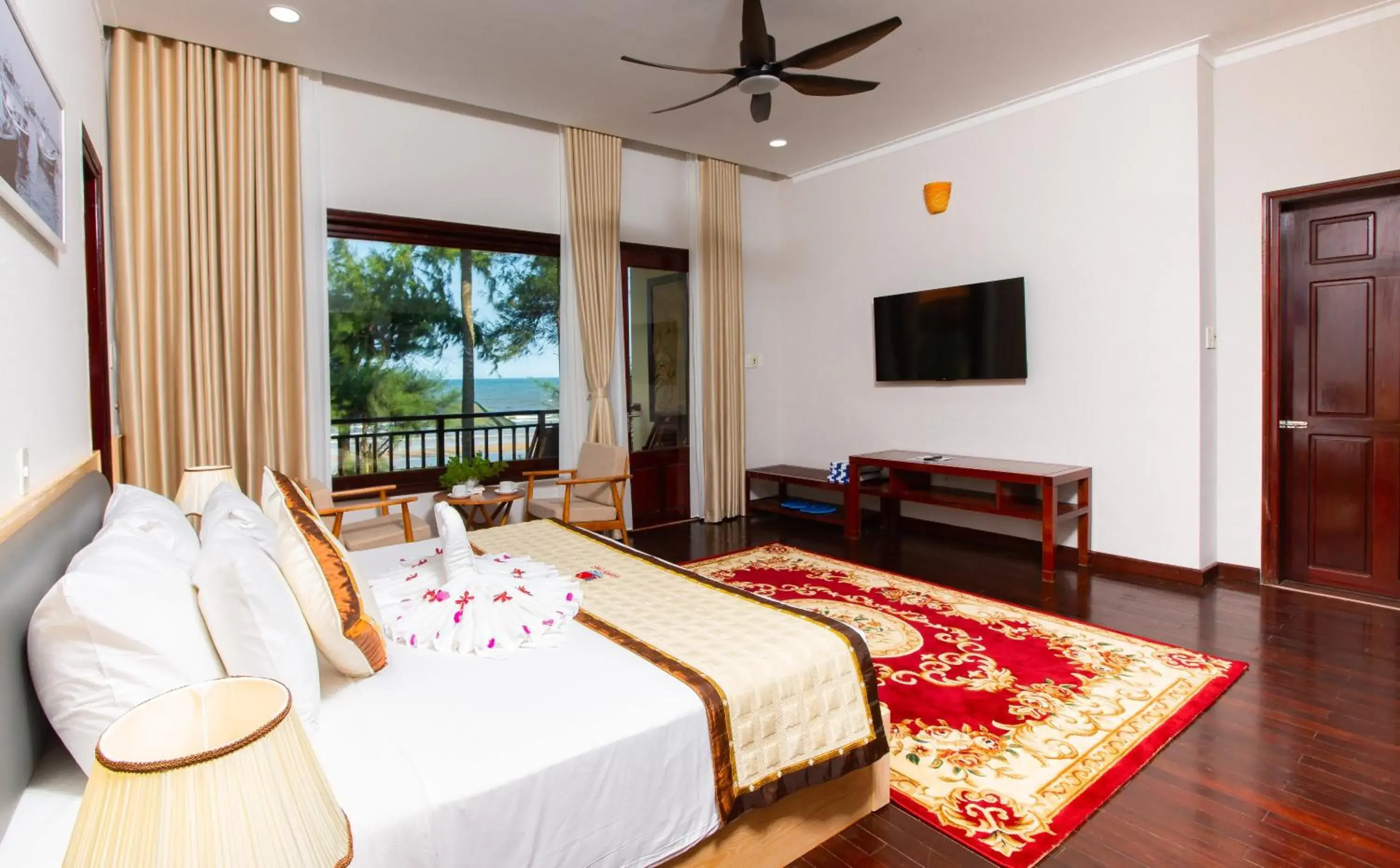 Bed in Golden Coast Resort & Spa Bed in Golden Coast Resort & Spa