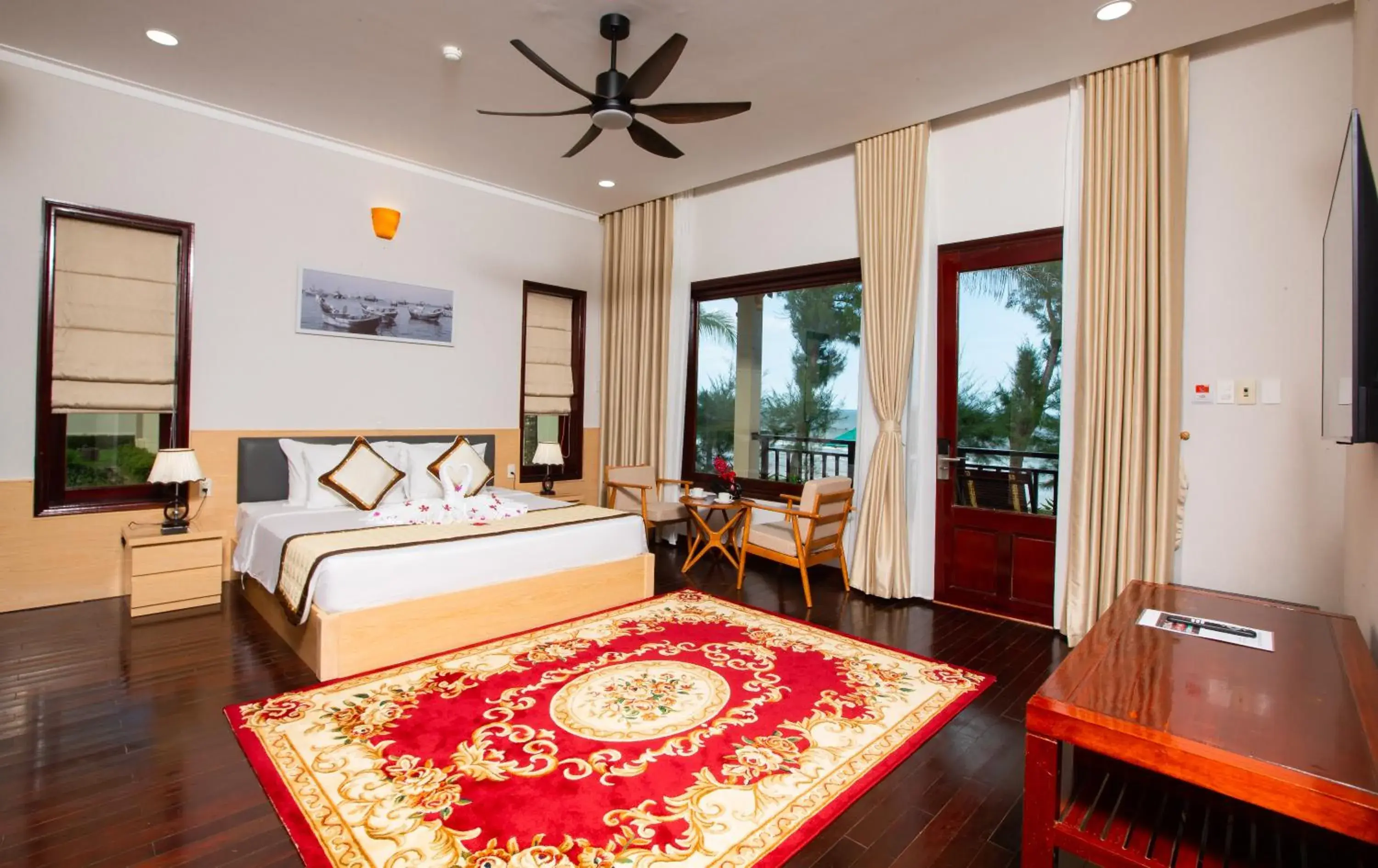 Bedroom, Bed in Golden Coast Resort & Spa Bedroom, Bed in Golden Coast Resort & Spa