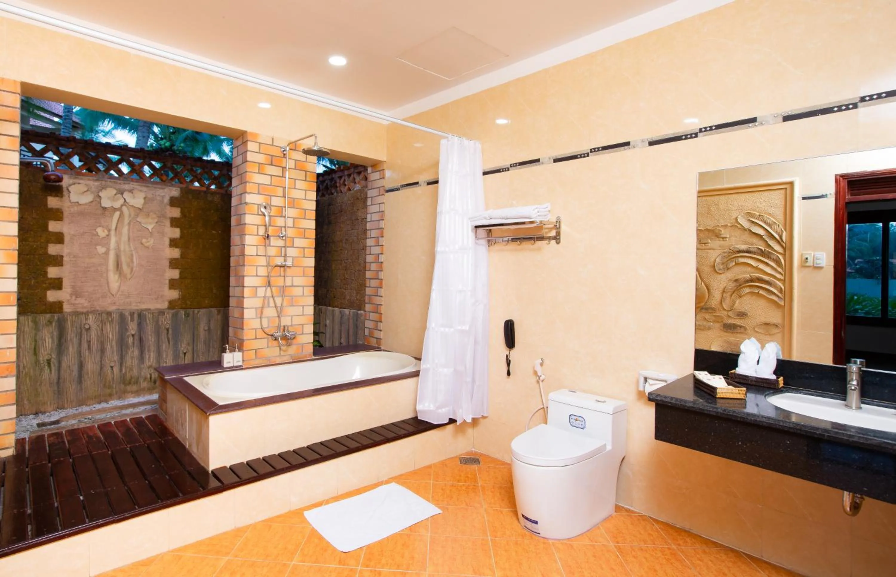 Bath, Bed in Golden Coast Resort & Spa