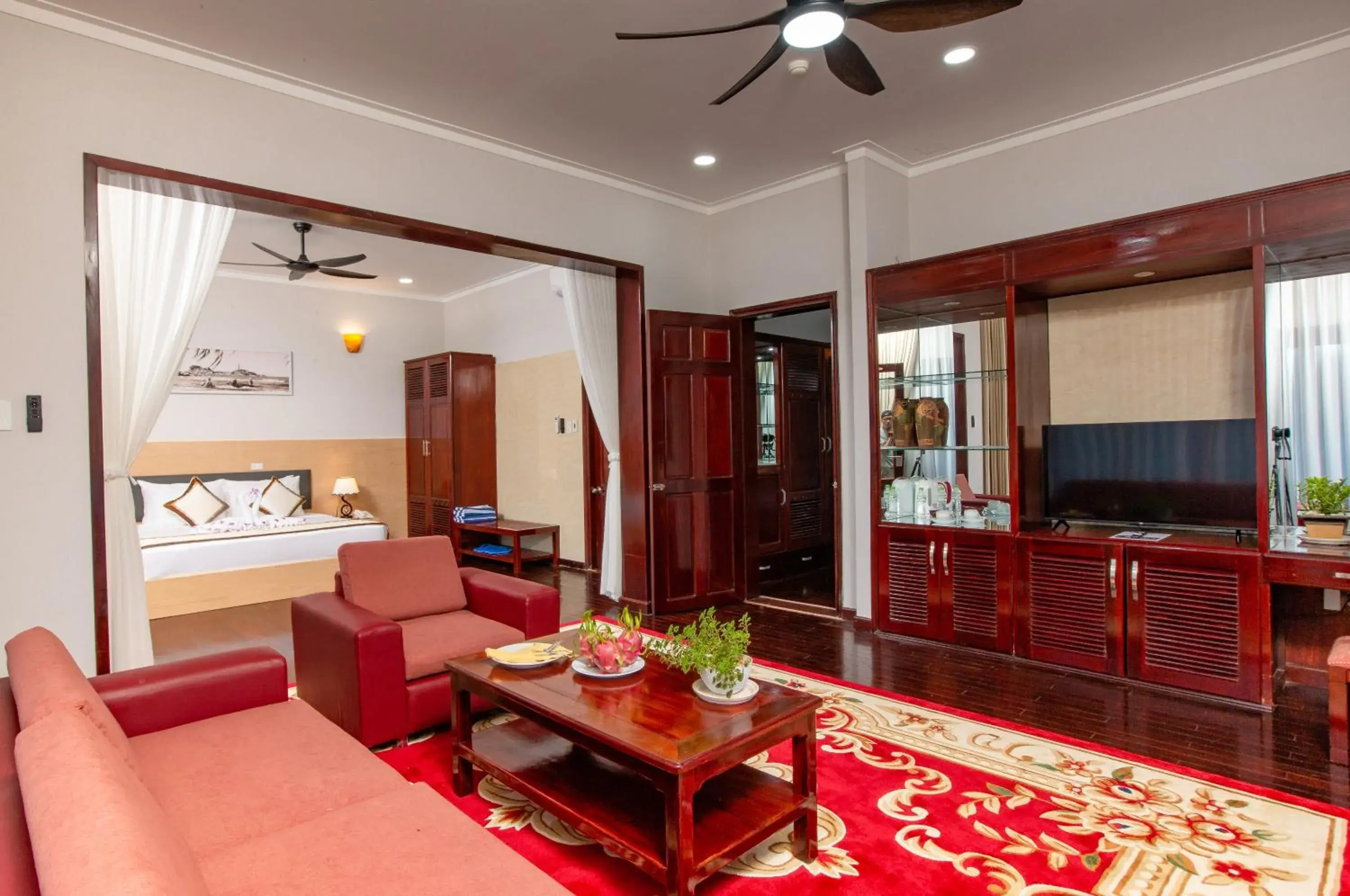 Living room, Bed in Golden Coast Resort & Spa Living room, Bed in Golden Coast Resort & Spa