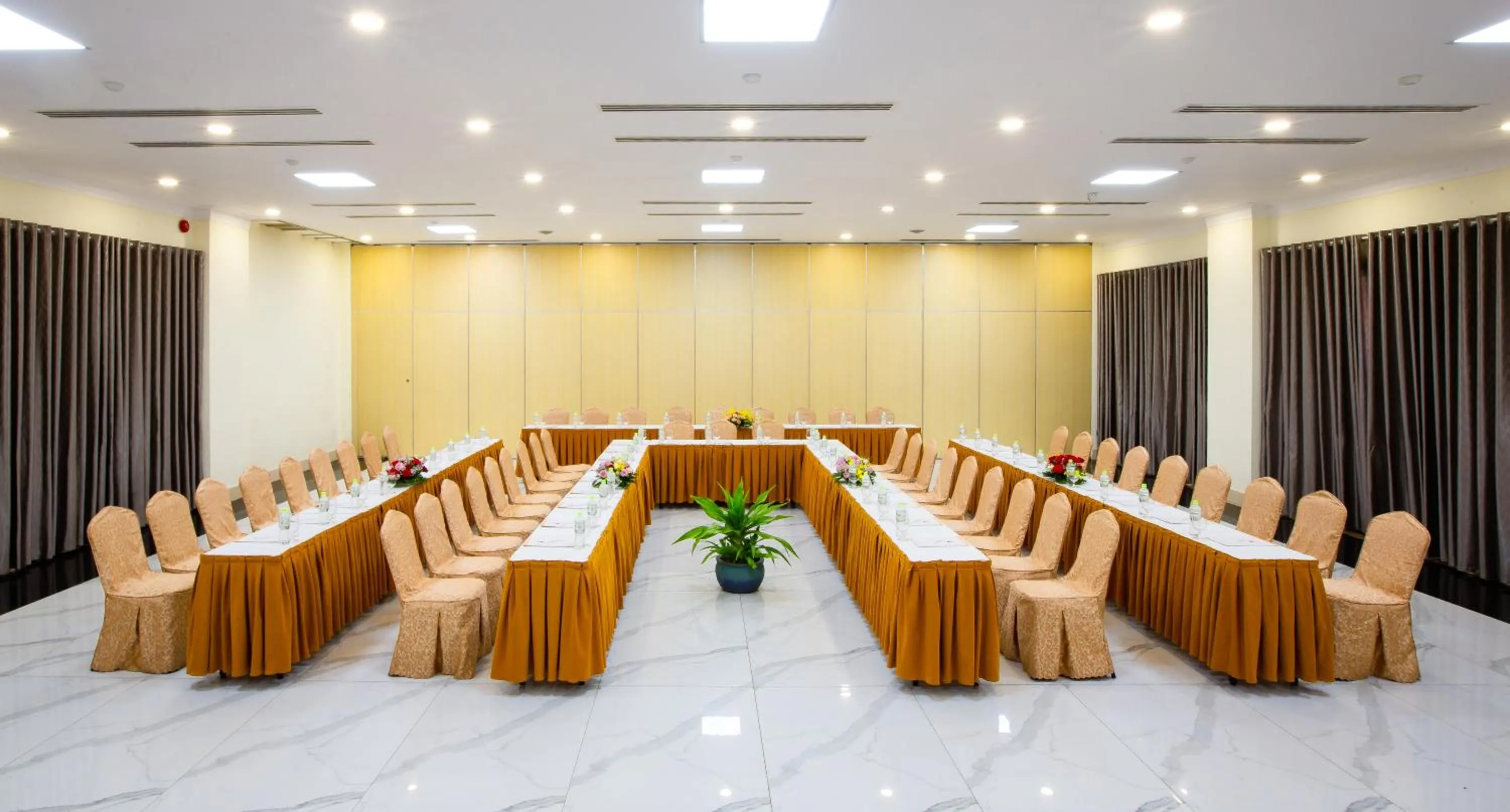 Meeting/conference room in Golden Coast Resort & Spa