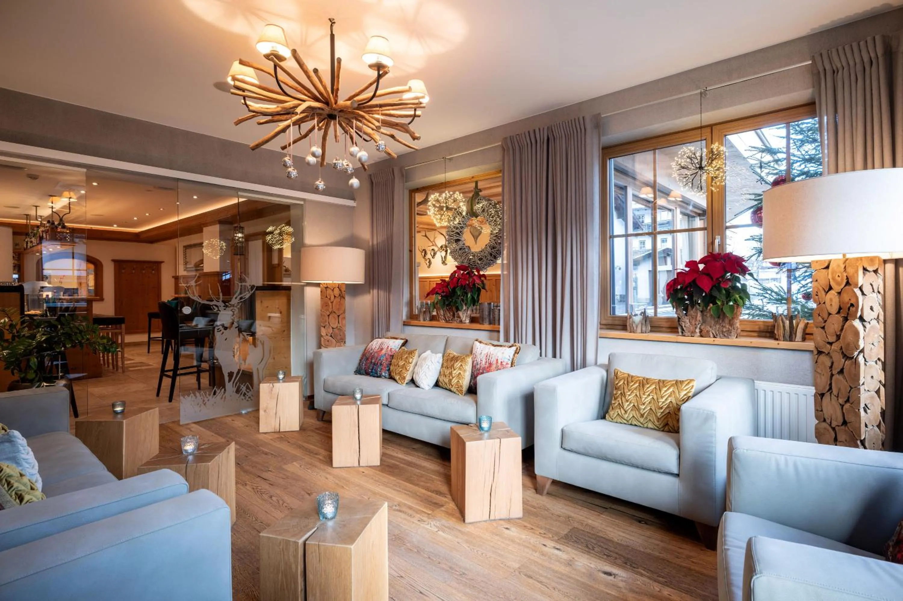 Lounge or bar in Alpen Glück Hotel Kirchberger Hof