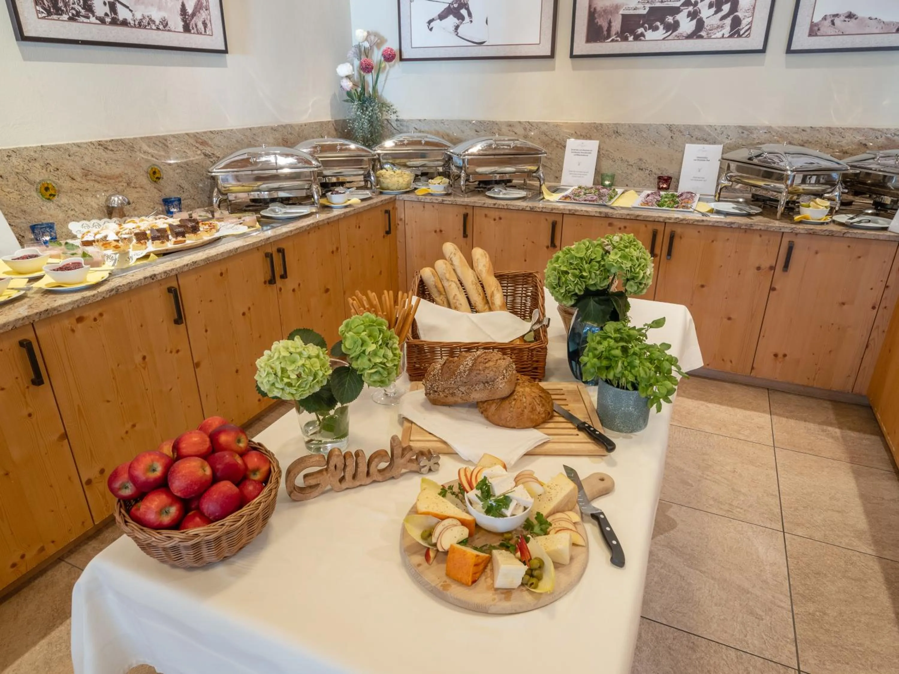 Restaurant/places to eat in Alpen Glück Hotel Kirchberger Hof