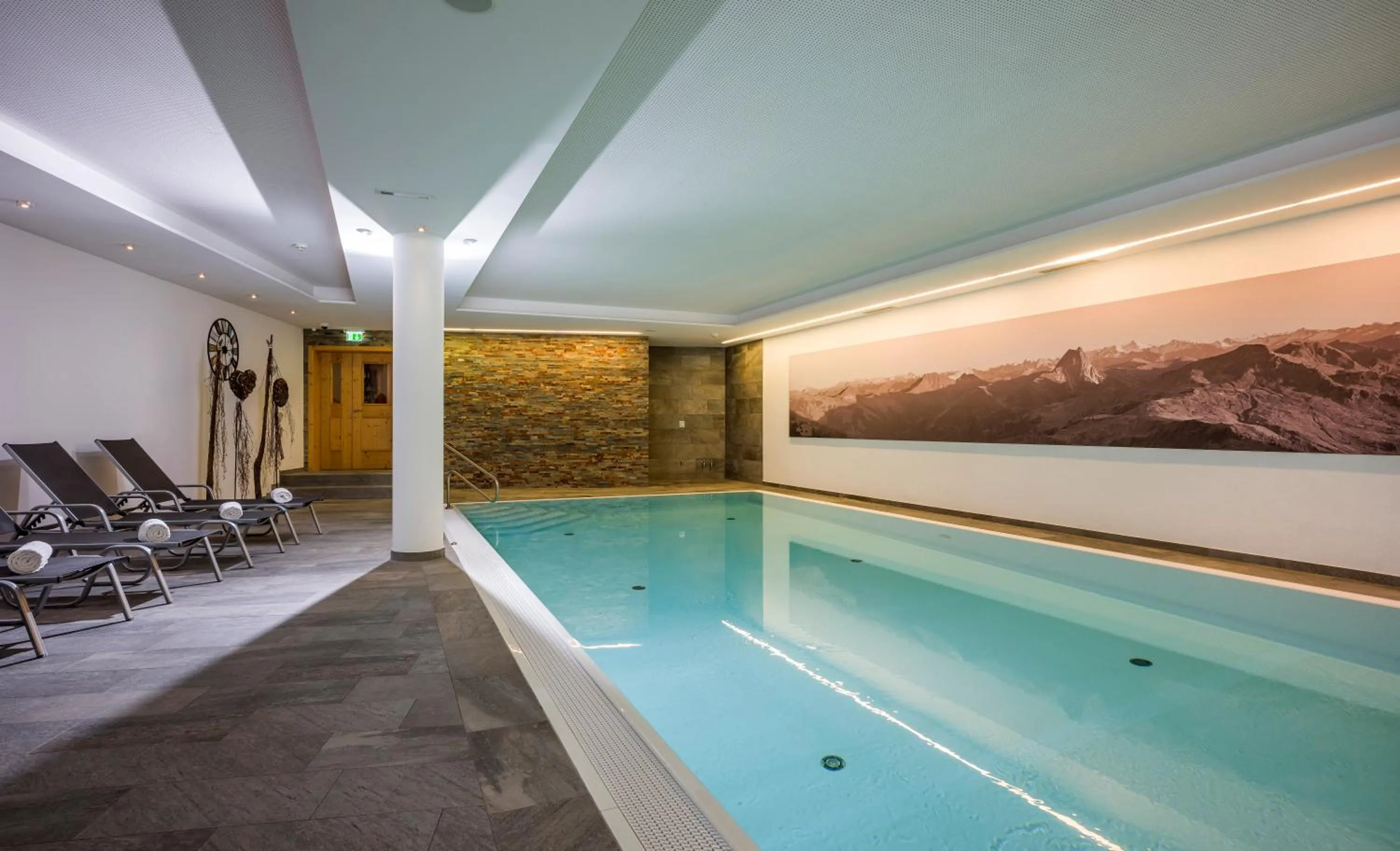 Swimming pool in Alpen Glück Hotel Kirchberger Hof