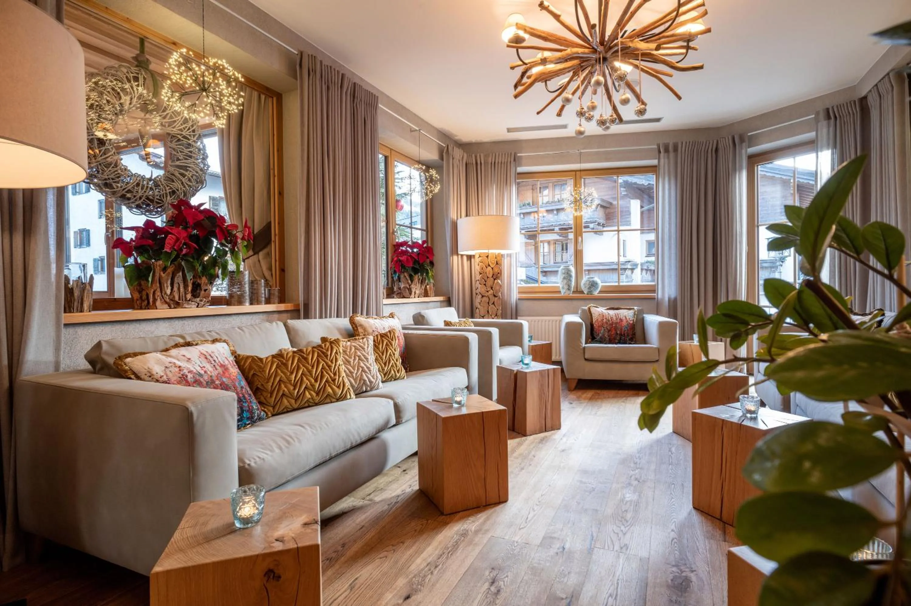 Lounge or bar in Alpen Glück Hotel Kirchberger Hof