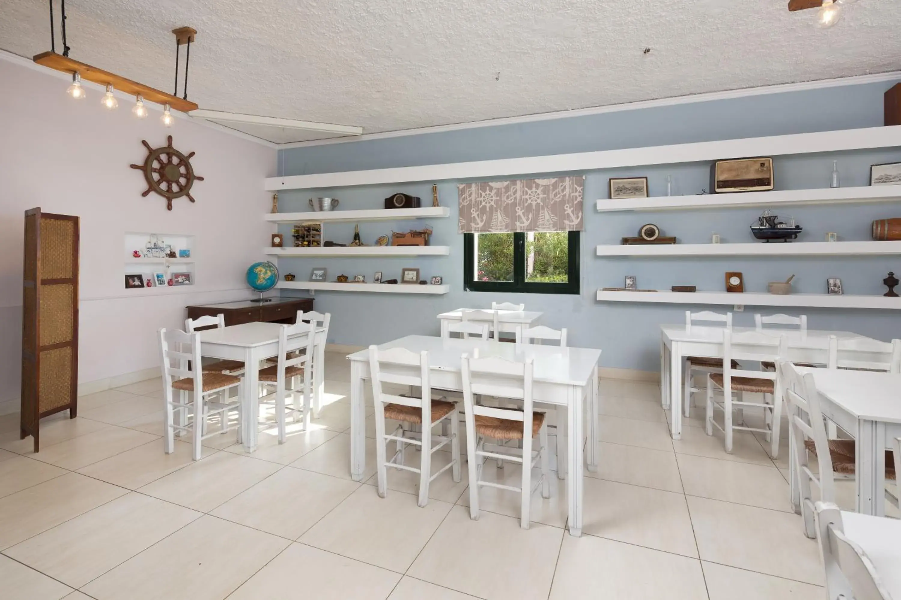 Lounge or bar in The Wave Lounge or bar in The Wave