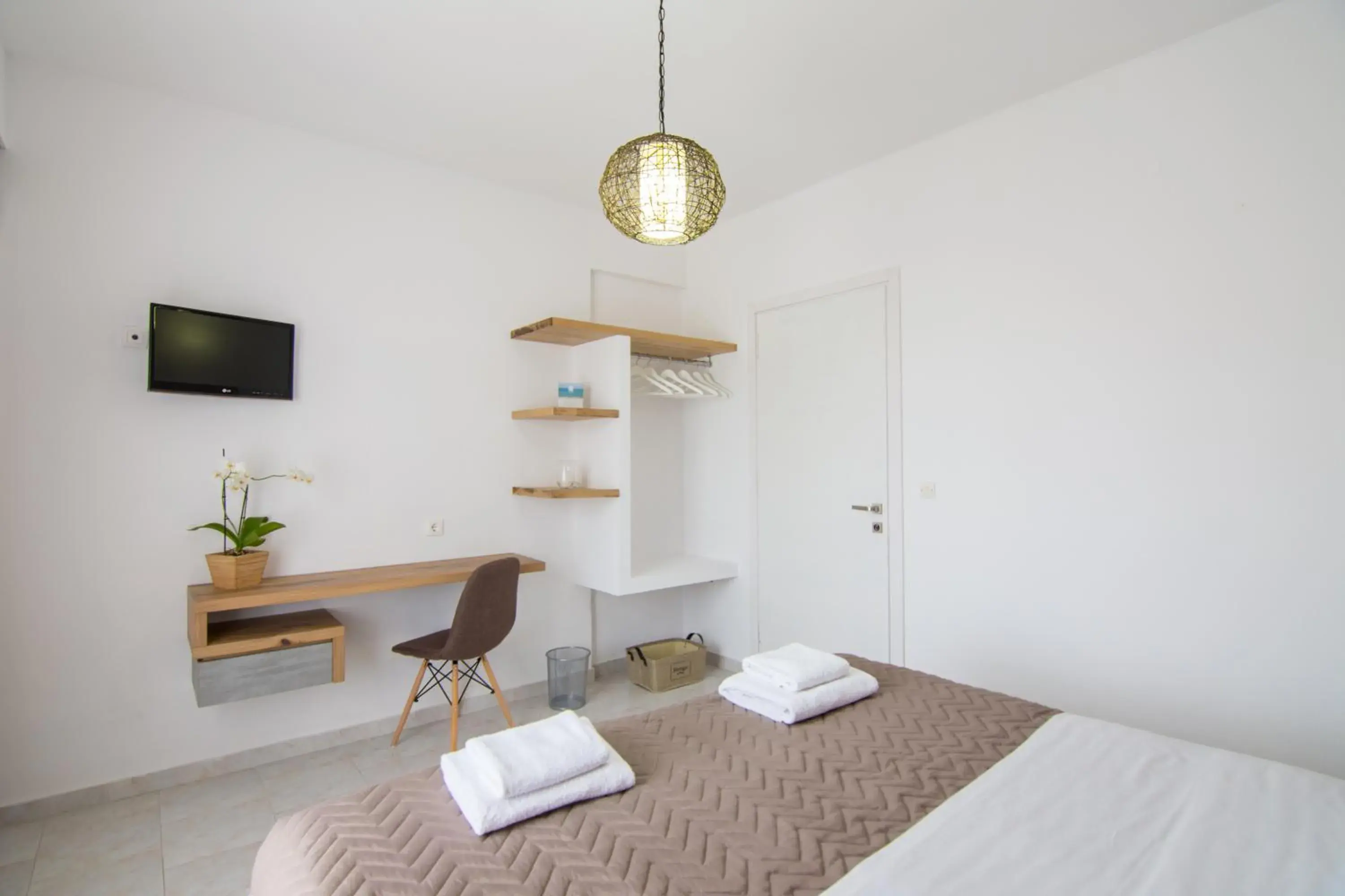 Other, Bed in The Wave Other, Bed in The Wave