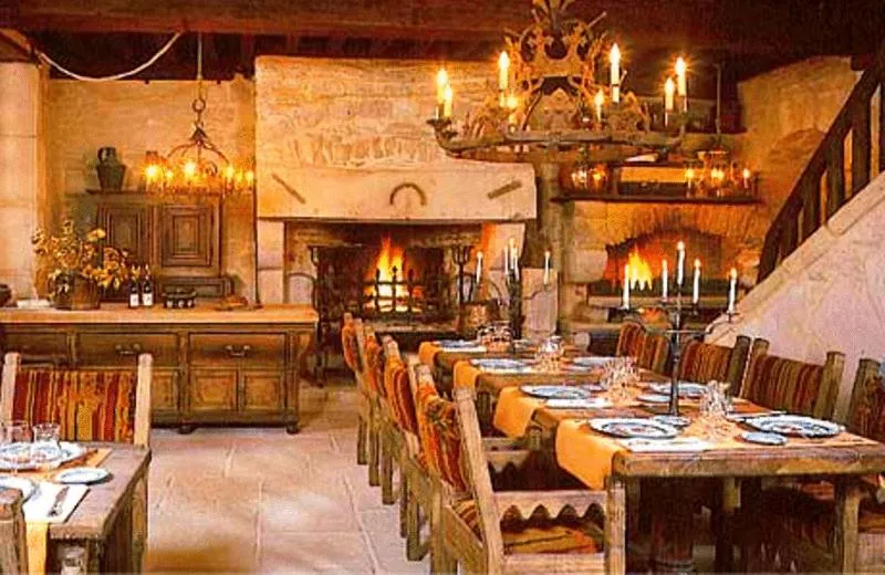 Dining area in Auberge de l'Abbatiale
