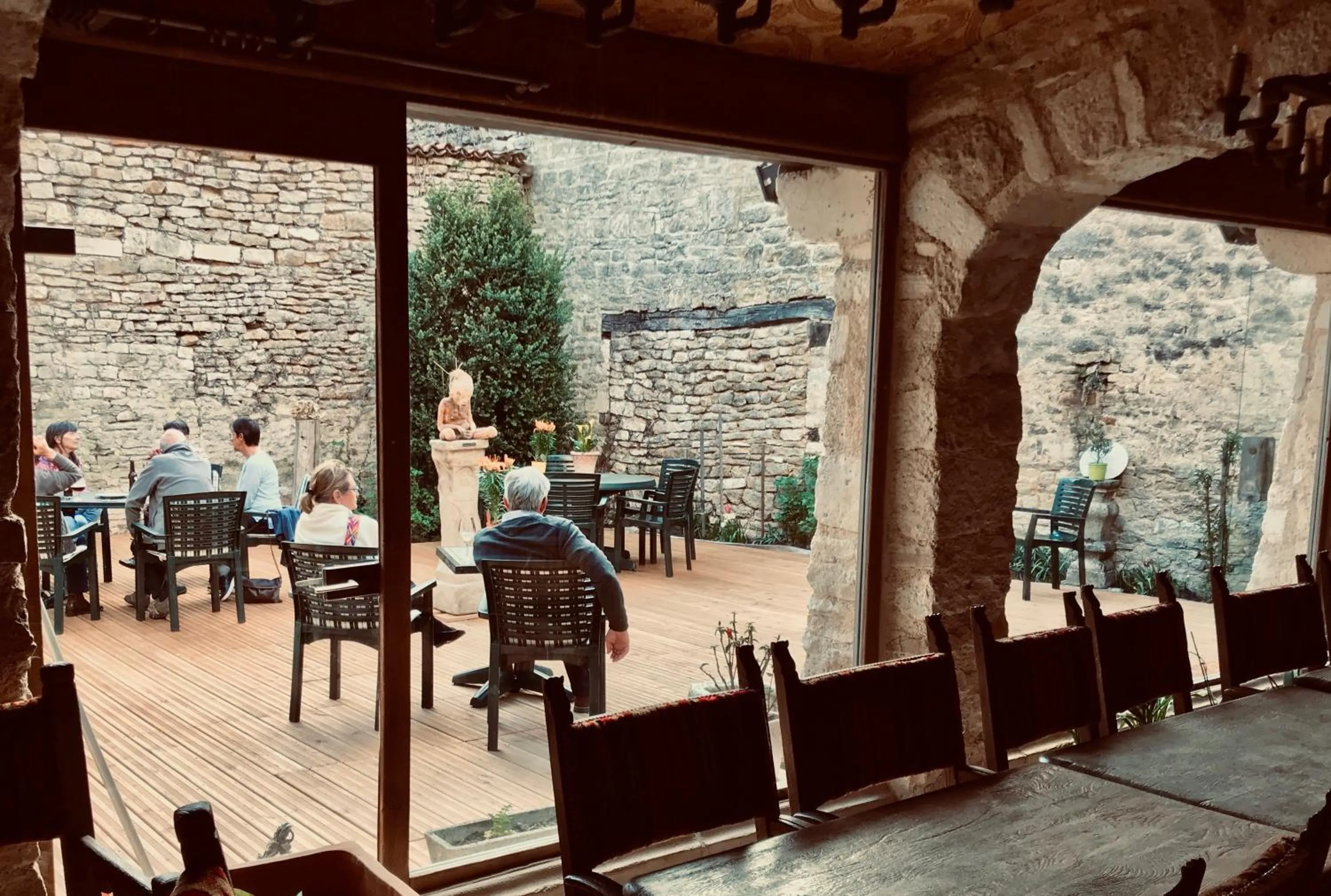Patio in Auberge de l'Abbatiale