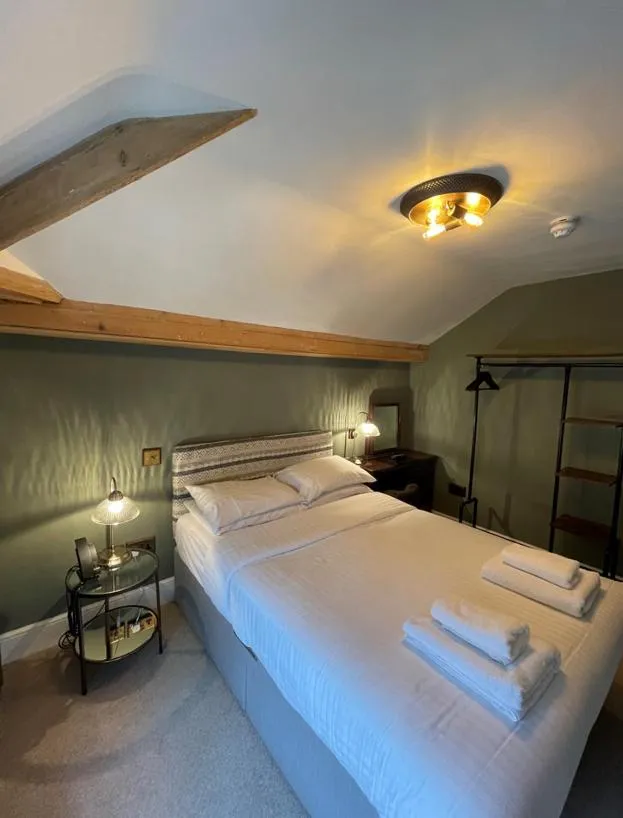 Bed in Oakhill Hotel