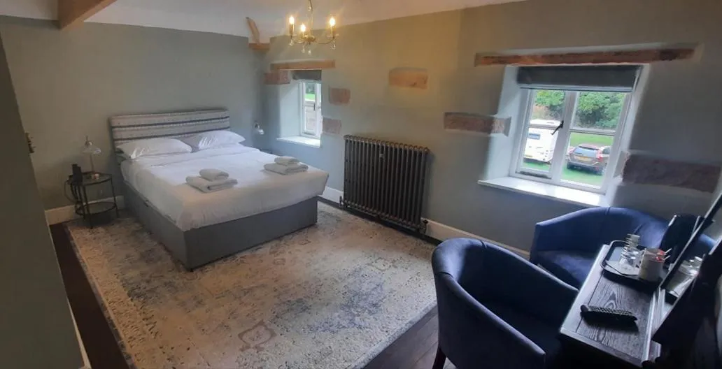 Bed in Oakhill Hotel