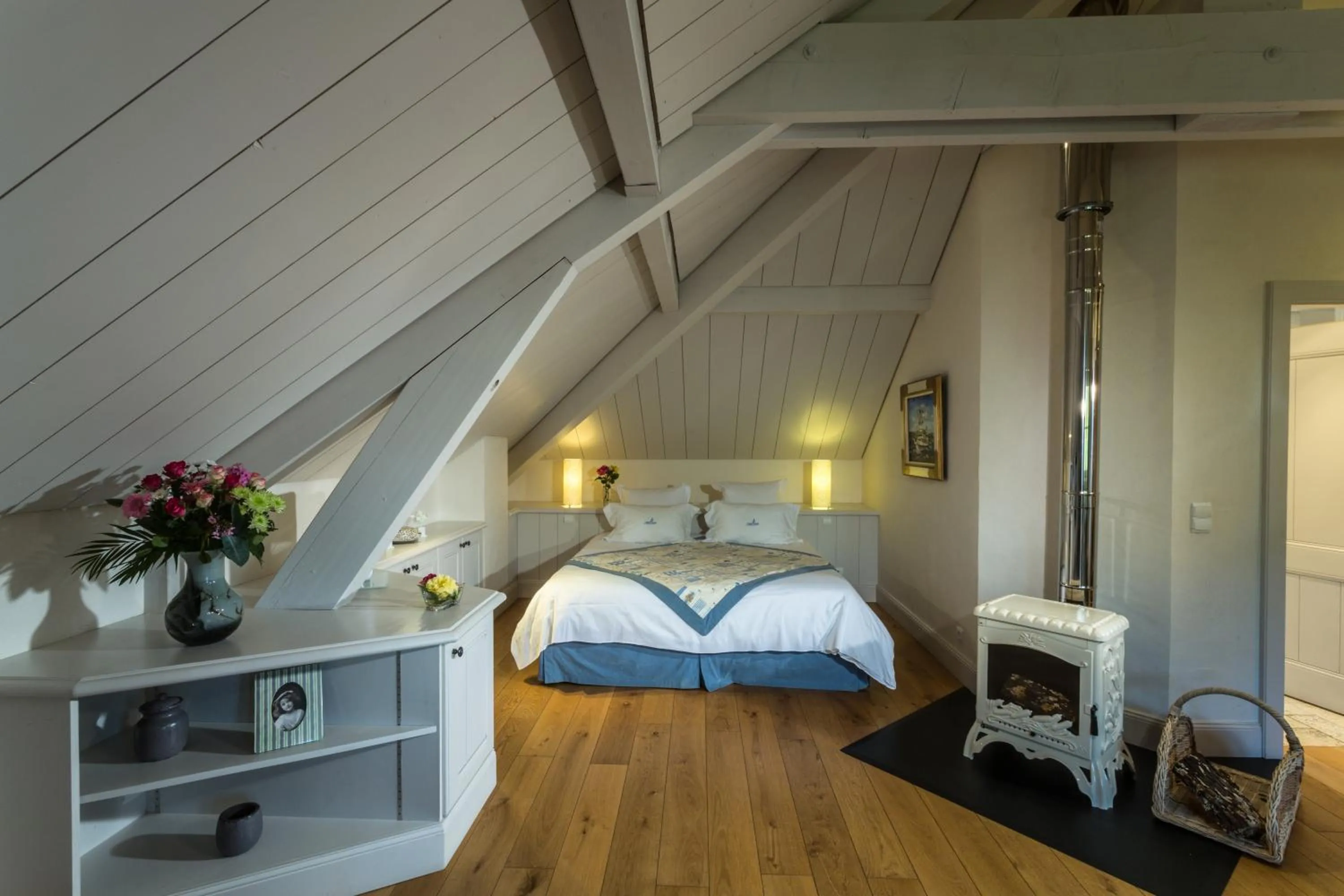 Photo of the whole room, Bed in Villa Cécile