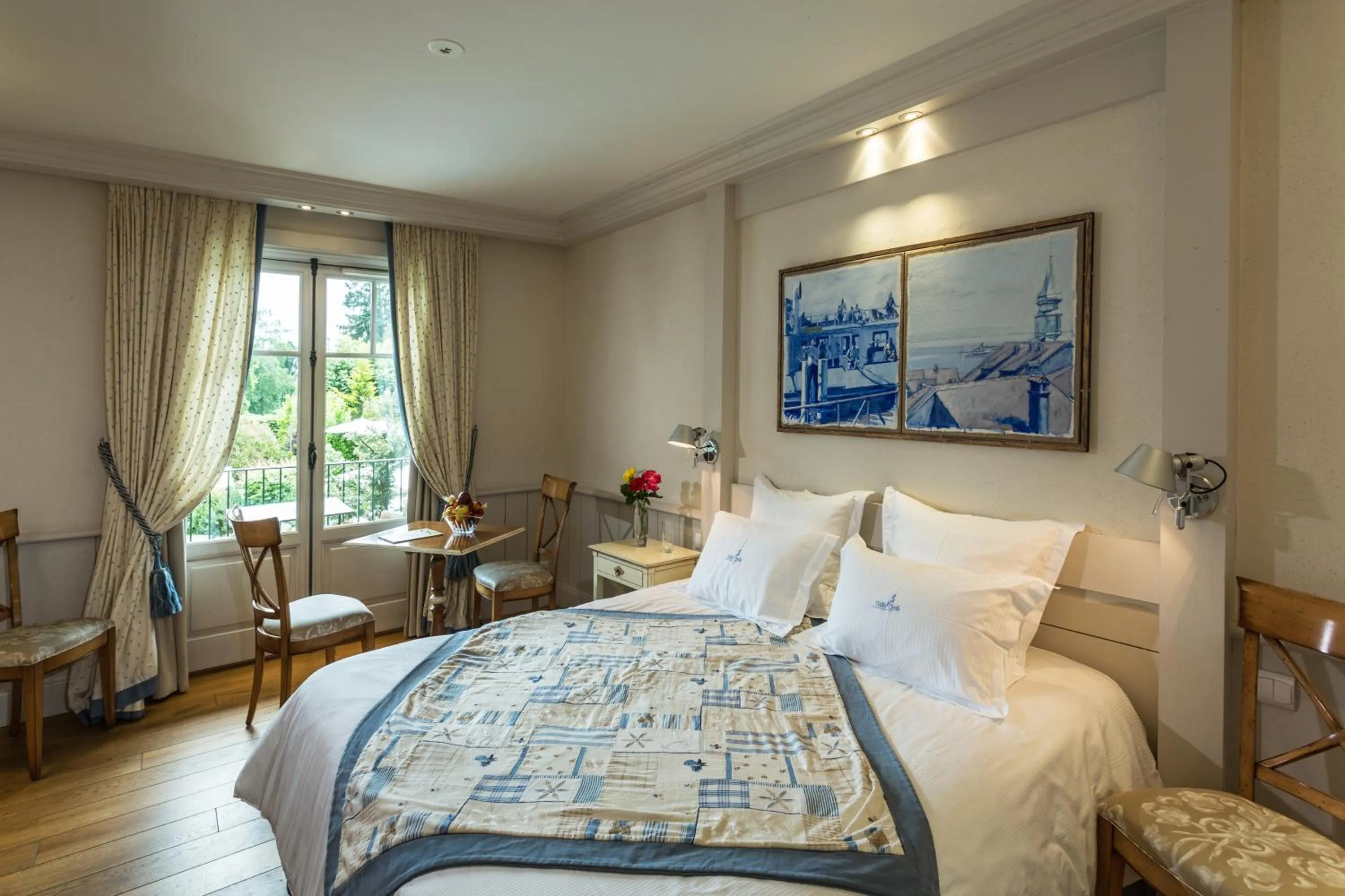 Photo of the whole room, Bed in Villa Cécile