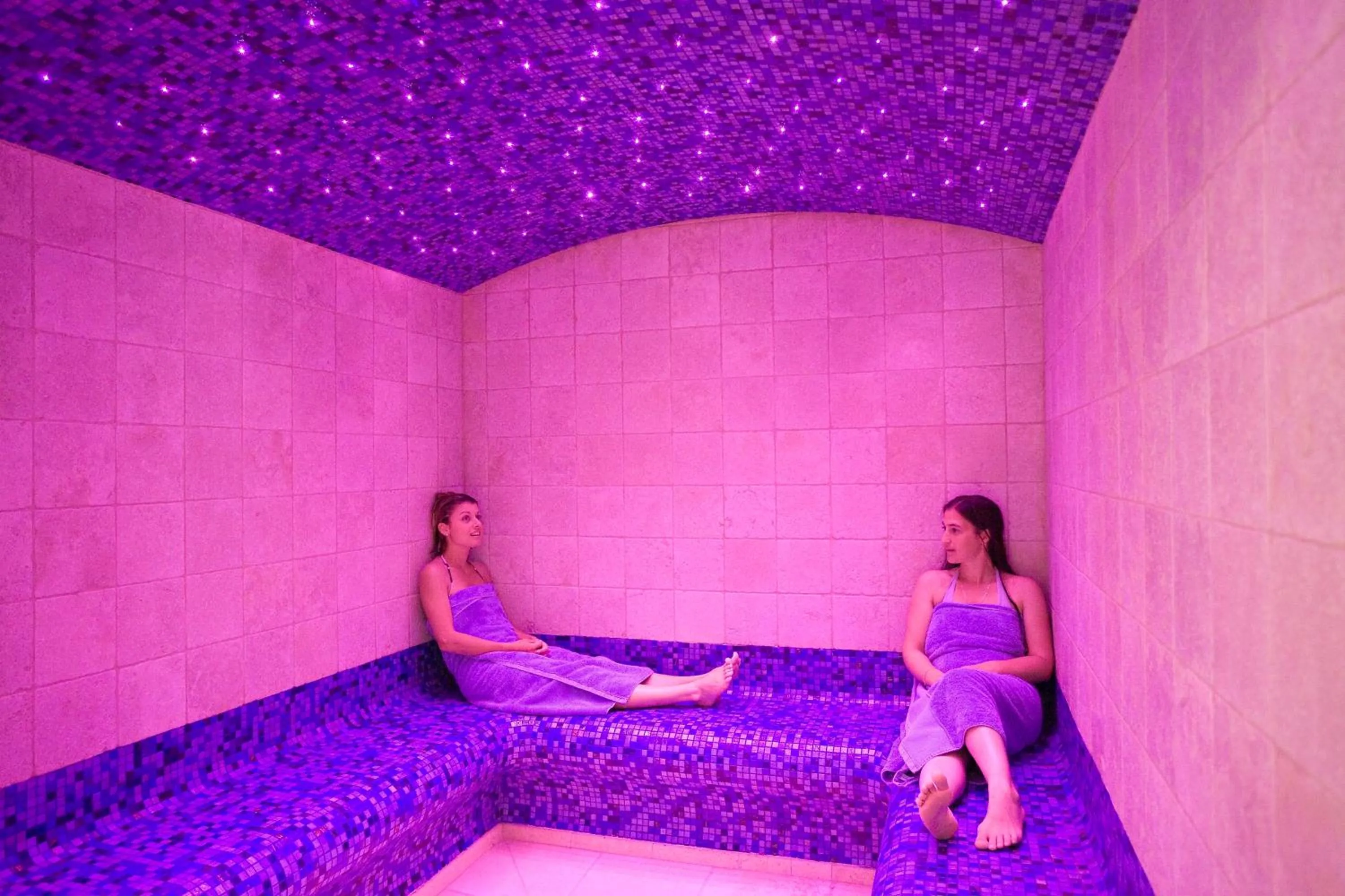 People in Villa Cécile