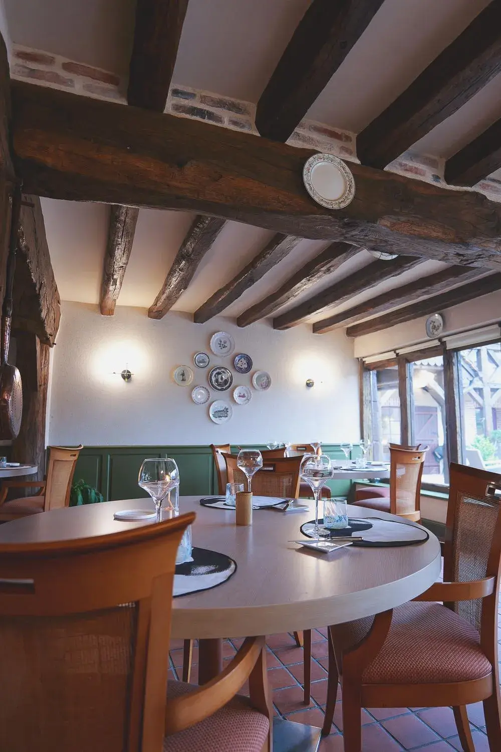 Restaurant/places to eat in Auberge Du Cheval Blanc - Teritoria Restaurant/places to eat in Auberge Du Cheval Blanc - Teritoria