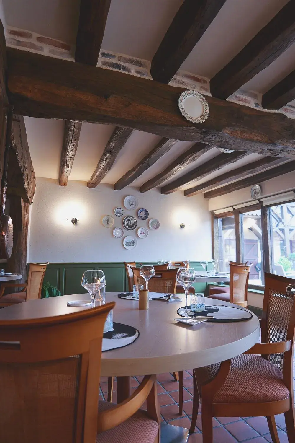 Restaurant/places to eat in Auberge Du Cheval Blanc - Teritoria Restaurant/places to eat in Auberge Du Cheval Blanc - Teritoria