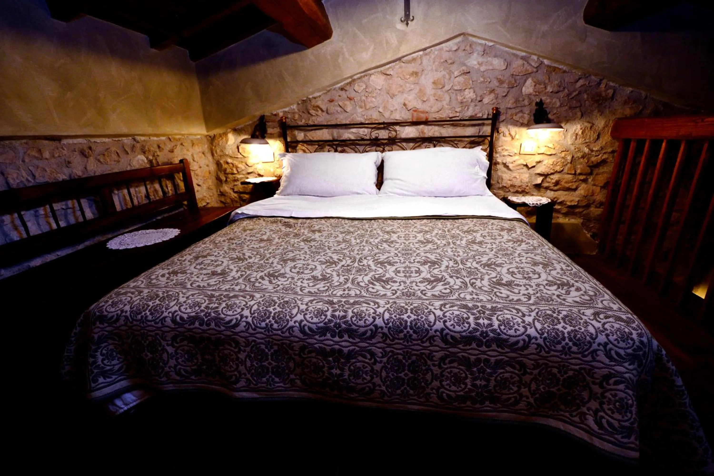 Bedroom, Bed in Robur Marsorum Albergo Diffuso