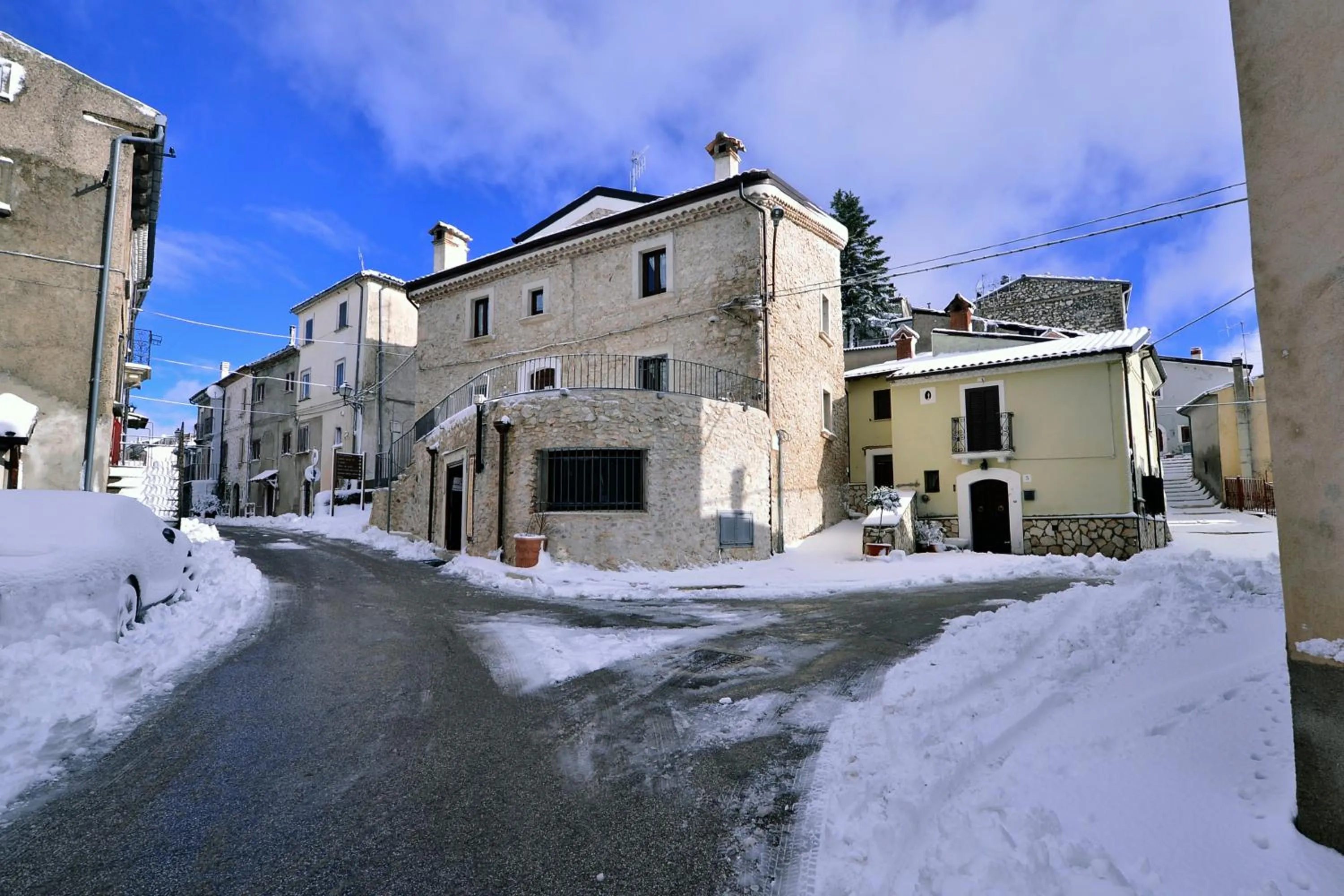Facade/entrance in Robur Marsorum Albergo Diffuso