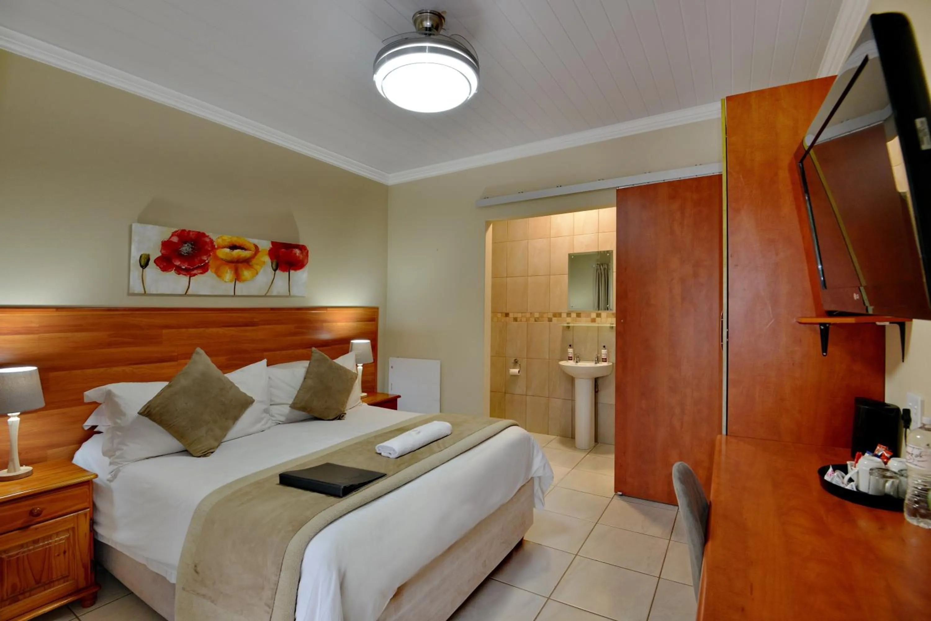 Bedroom, Bed in Sunrock Guesthouse