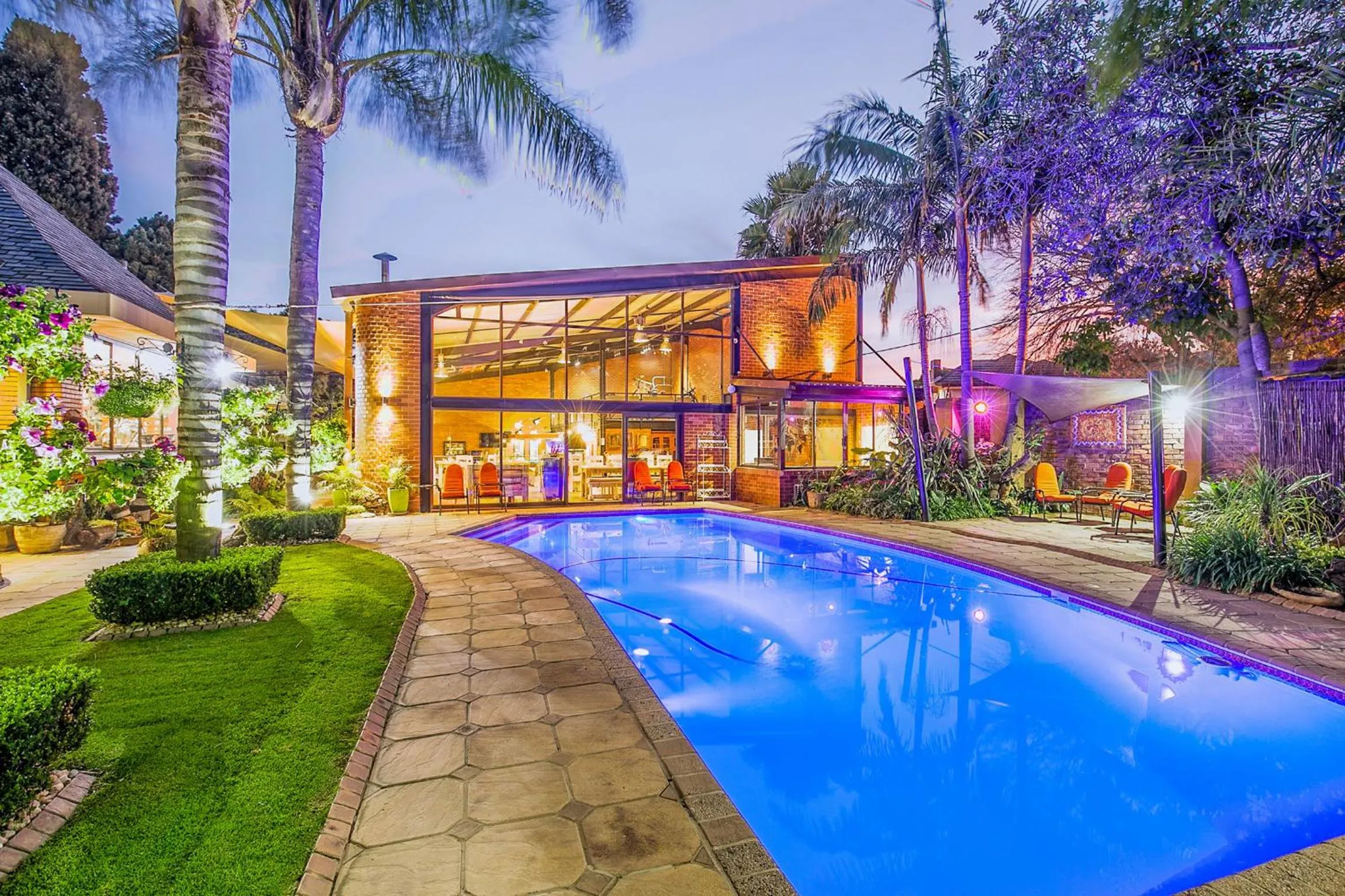 Restaurant/places to eat in Sunrock Guesthouse